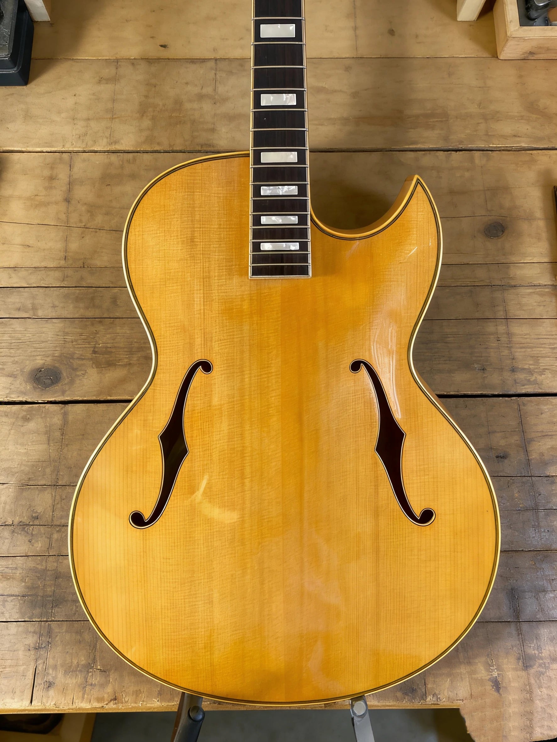 Luthier Handcrafted 16'' Electric Archtop Jazz Guitar Flamed Maple Cutaway Hollow Body Golden Spruce Top/Ebony Professional