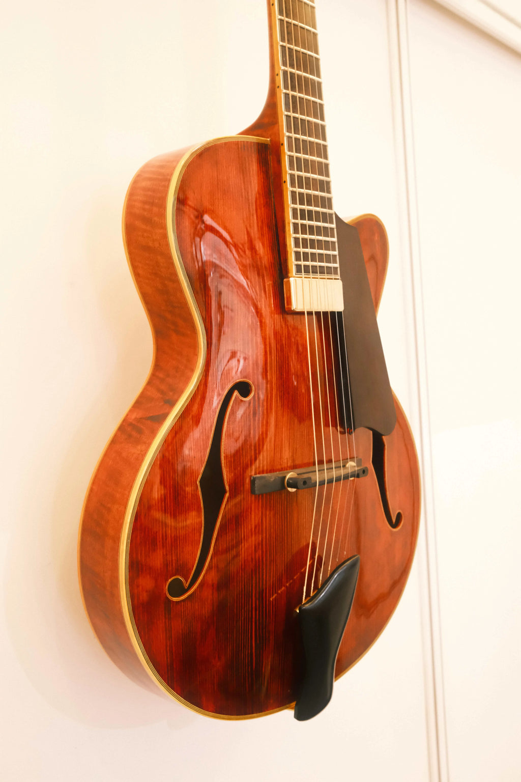 Yunzhi Luthier Handcrafted 15" Electric Guitar Flamed Maple Hollow Body Archaize Spruce Top Ebony Fingerboard Professional H/S