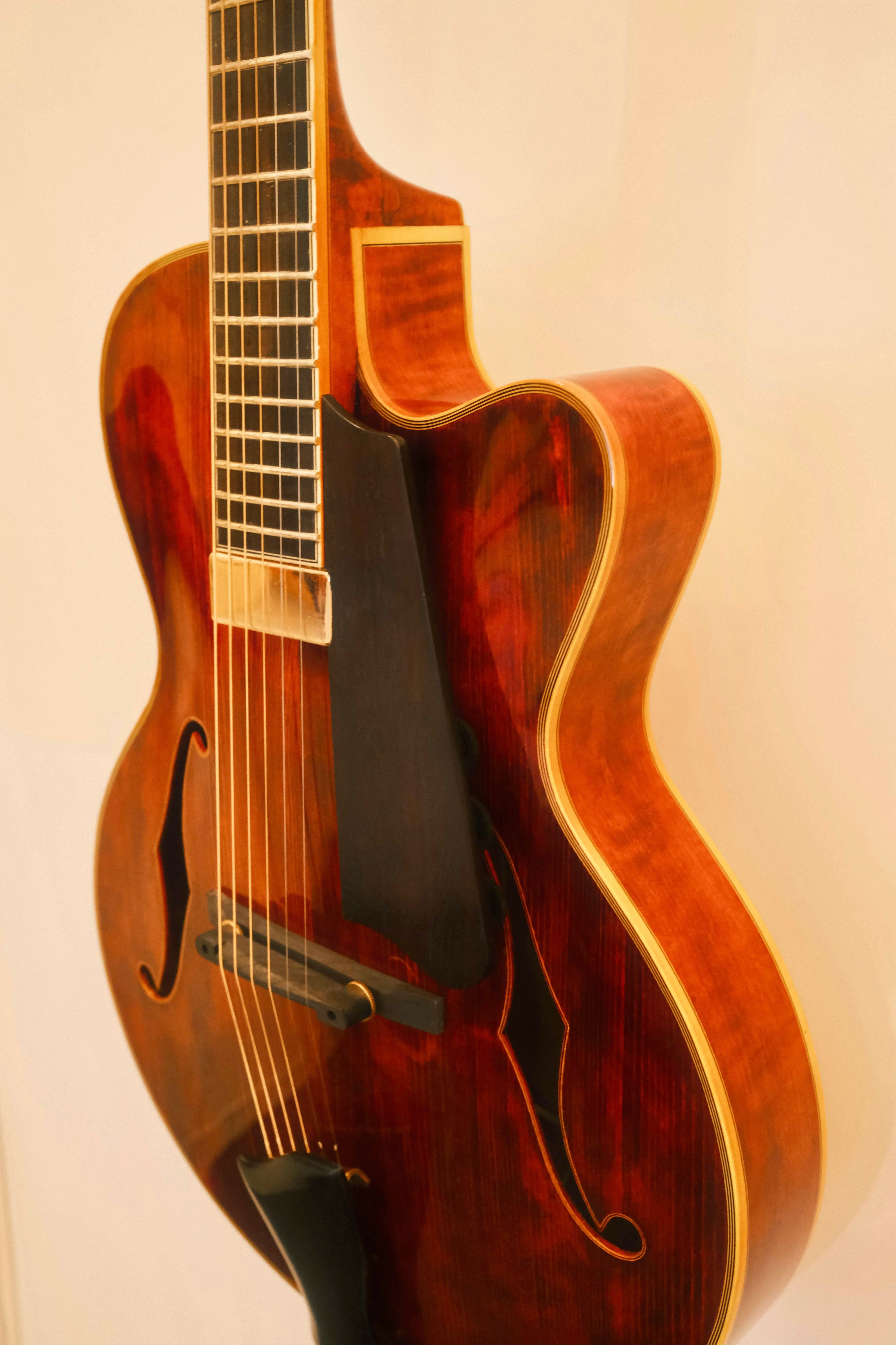 Yunzhi Luthier Handcrafted 15" Electric Guitar Flamed Maple Hollow Body Archaize Spruce Top Ebony Fingerboard Professional H/S