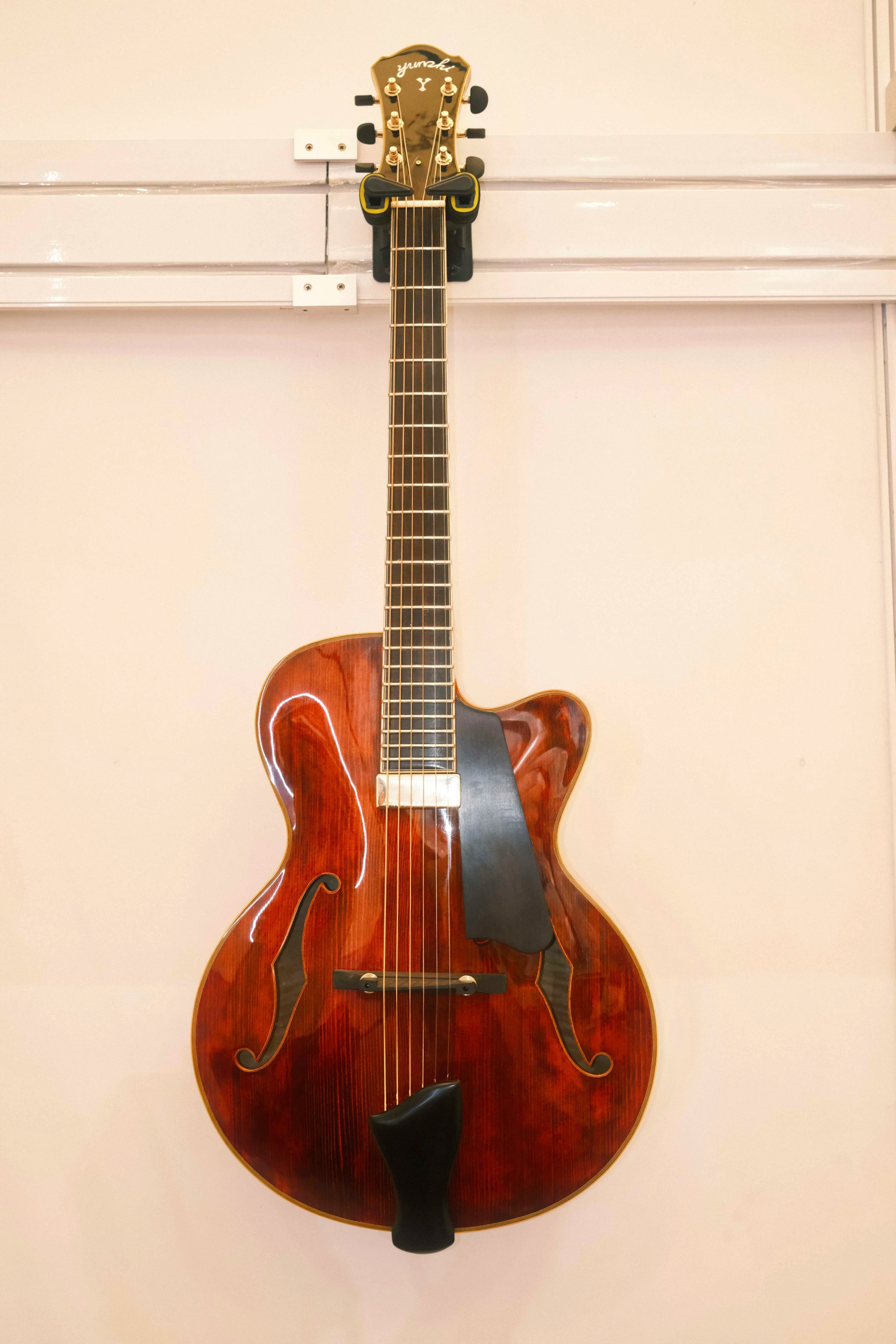 Yunzhi Luthier Handcrafted 15" Electric Guitar Flamed Maple Hollow Body Archaize Spruce Top Ebony Fingerboard Professional H/S