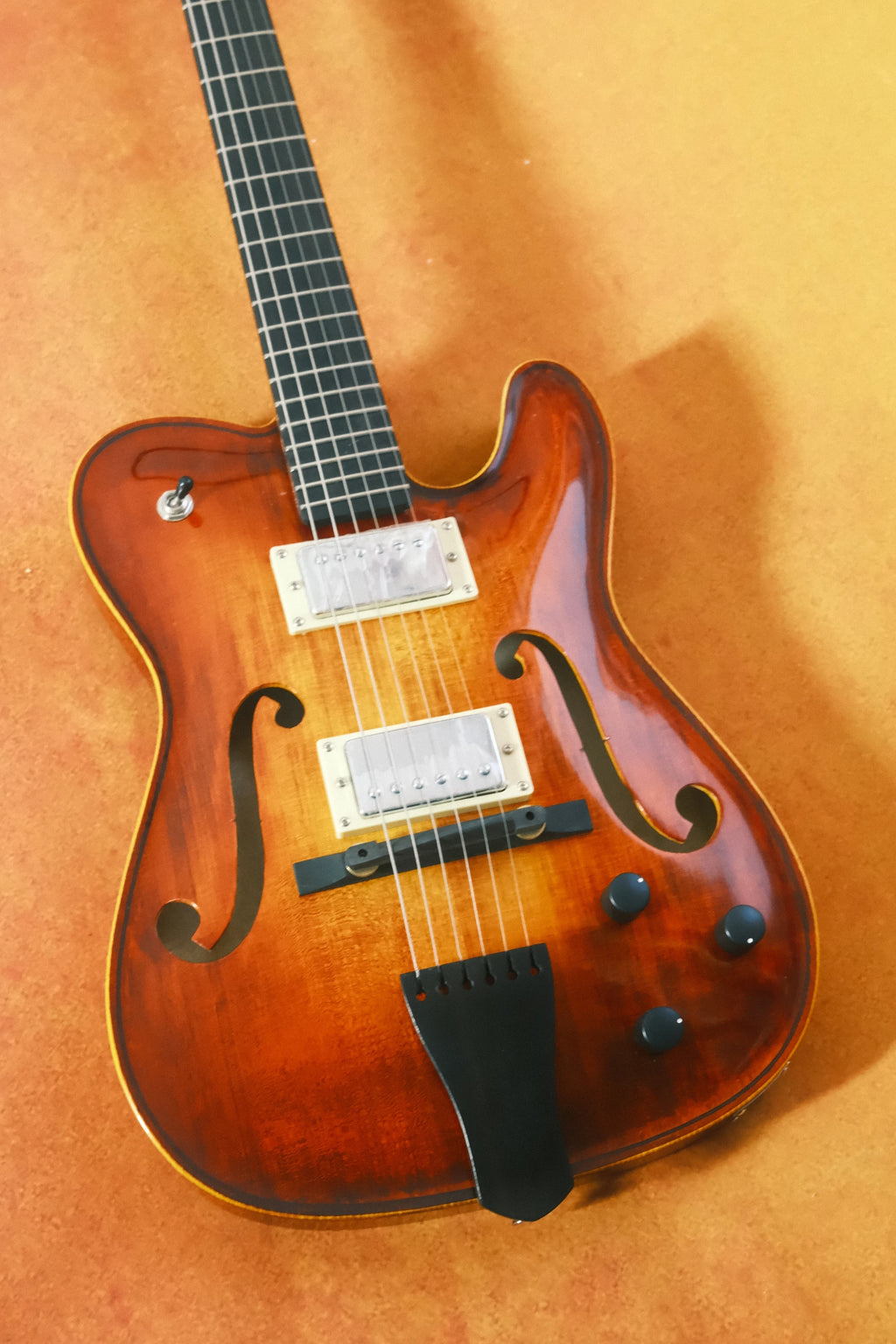 Archtop for Handcraft Carved Solid Maple Spruce Top Mahogany Neck Ebony Fingerboard Hollow Body Electric Guitar Violin