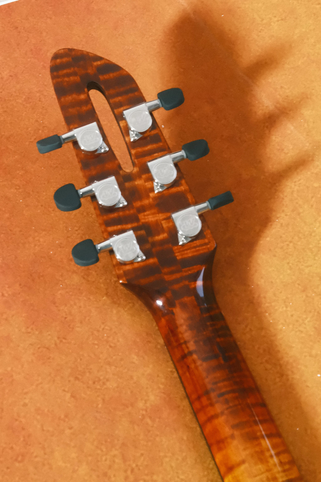Archtop for Handcraft Carved Solid Maple Spruce Top Mahogany Neck Ebony Fingerboard Hollow Body Electric Guitar Violin