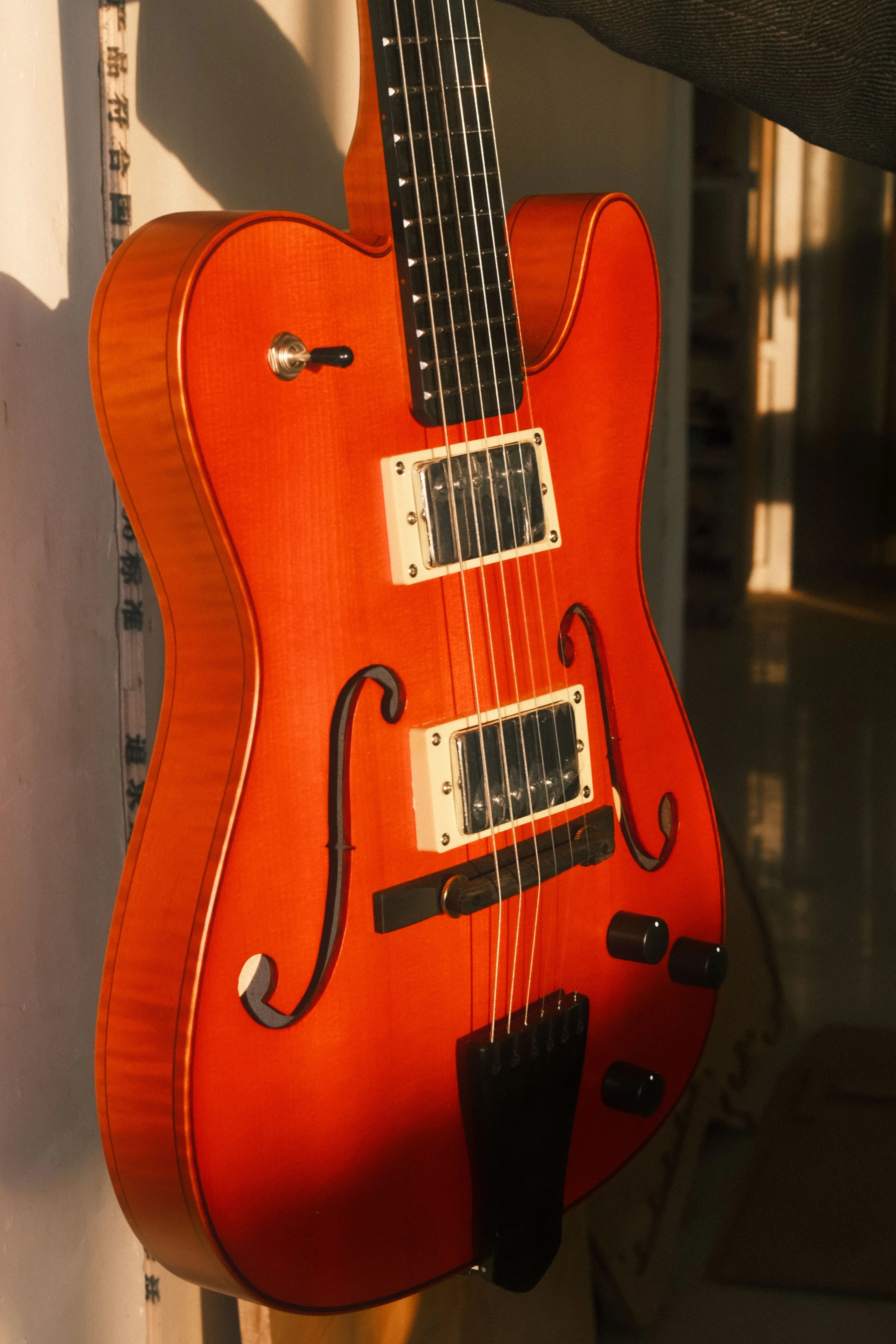 For Violinstyle Customizable Electric Guitar for Type Carved Maple Spruce Top Jazz Hollow Body Archtop Ebony