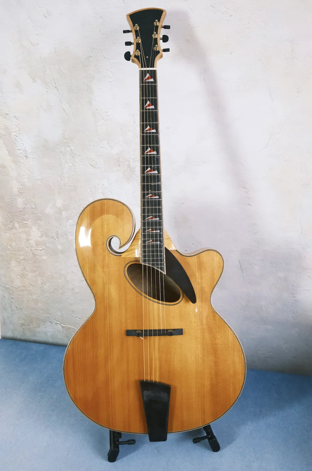 Yunzhi YZ-bml Handmade 18Inch Jazz Archtop Acoustic Guitar Gloss Finish Handcrafted Hollow Body Flamed Maple Customizable Ebony