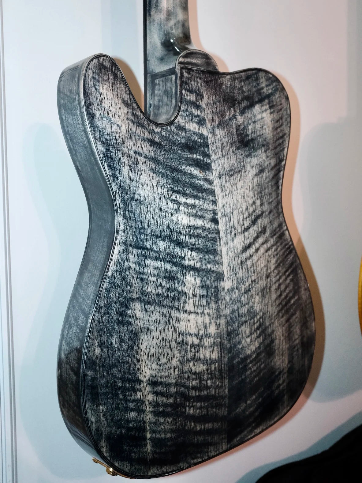 Violinstyle Customizable Electric Guitar Carved Maple & Spruce Top Jazz Hollow Body Archtop Ebony Fingerboard Professional