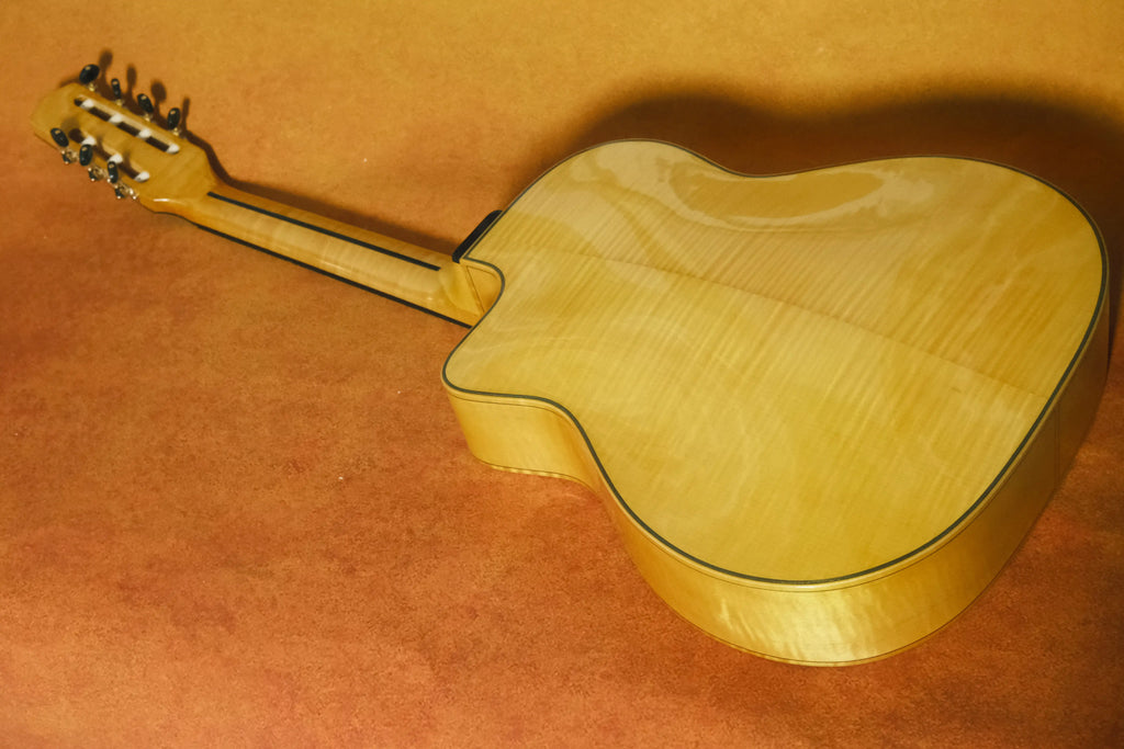 Yunzhi Handcrafted 7-String Gypsy Jazz Guitar | Flamed Maple Hollow Body | H-S-S Pickup | Spruce Top & Ebony Fingerboard