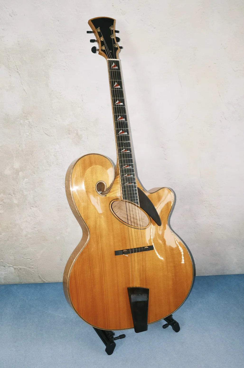 Yunzhi YZ-bml Handmade 18Inch Jazz Archtop Acoustic Guitar Gloss Finish Handcrafted Hollow Body Flamed Maple Customizable Ebony
