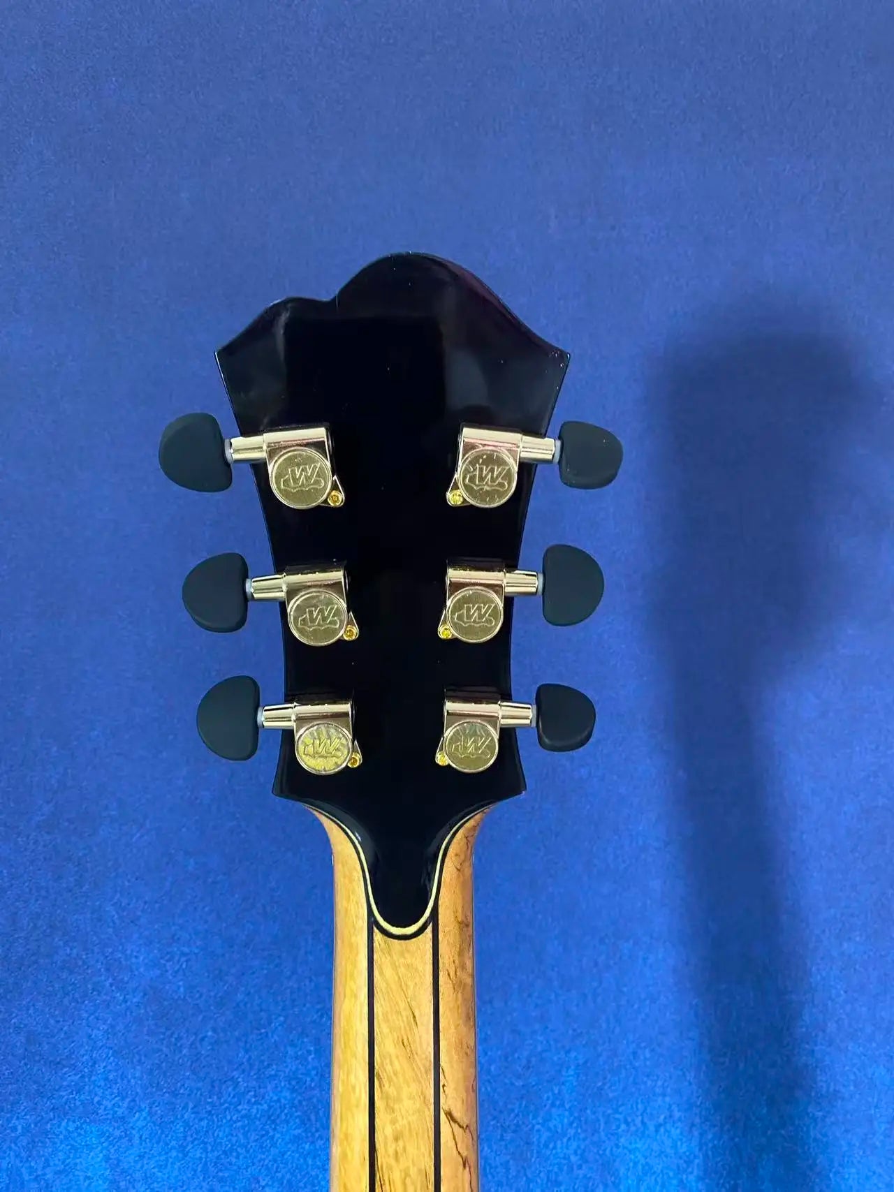 Yunzhi Customizable Acoustic Guitar YZA25 Jazz Archtop Hollow Solid Maple Body Spruce Top Gloss Finish Ebony Fingerboard