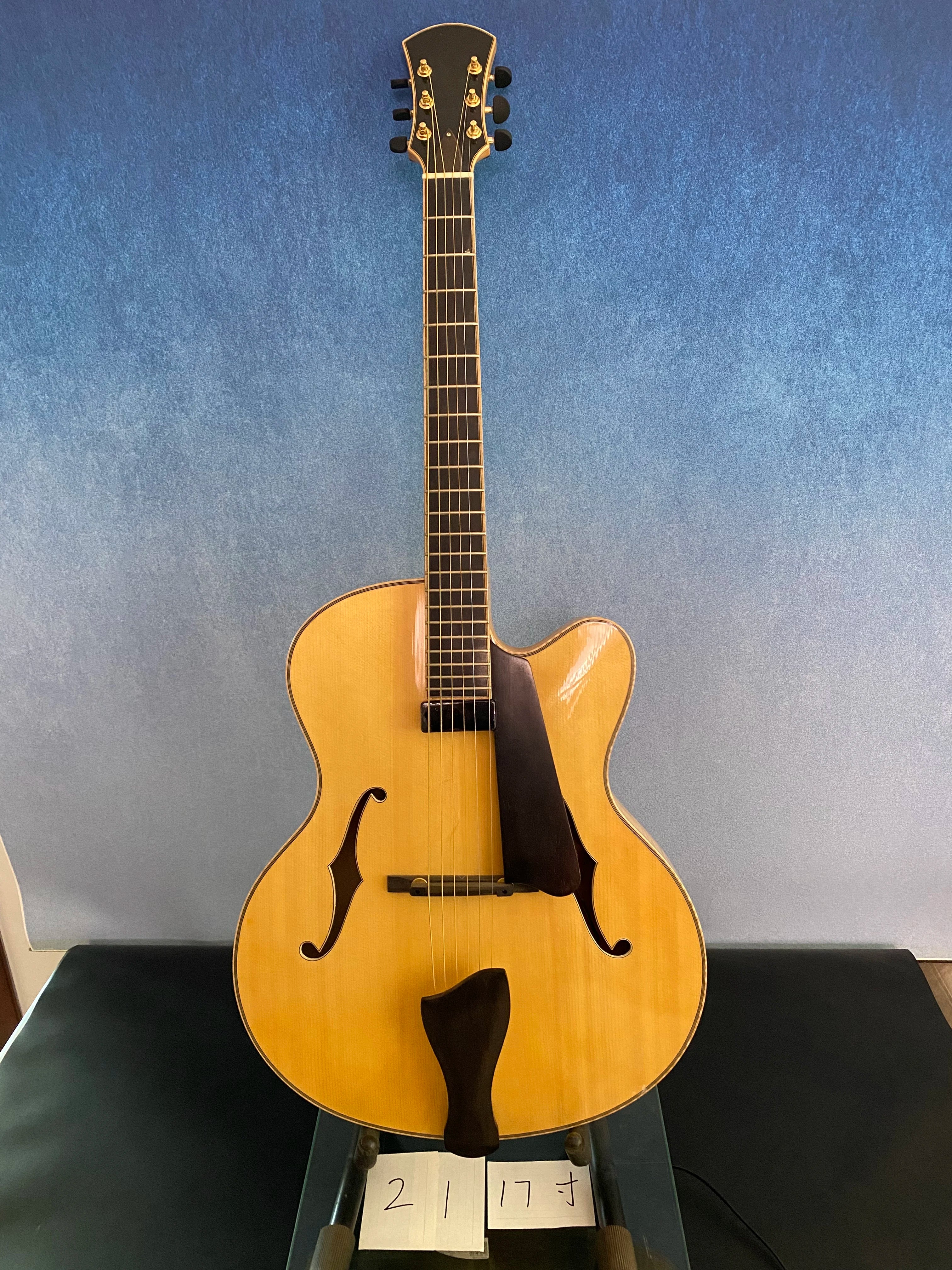 Yunzhi Luthier Handcrafted 17" Jazz Electric Guitar Flamed Maple Hollow Body Spruce Archtop Back/Side Ebony Fingerboard Natural
