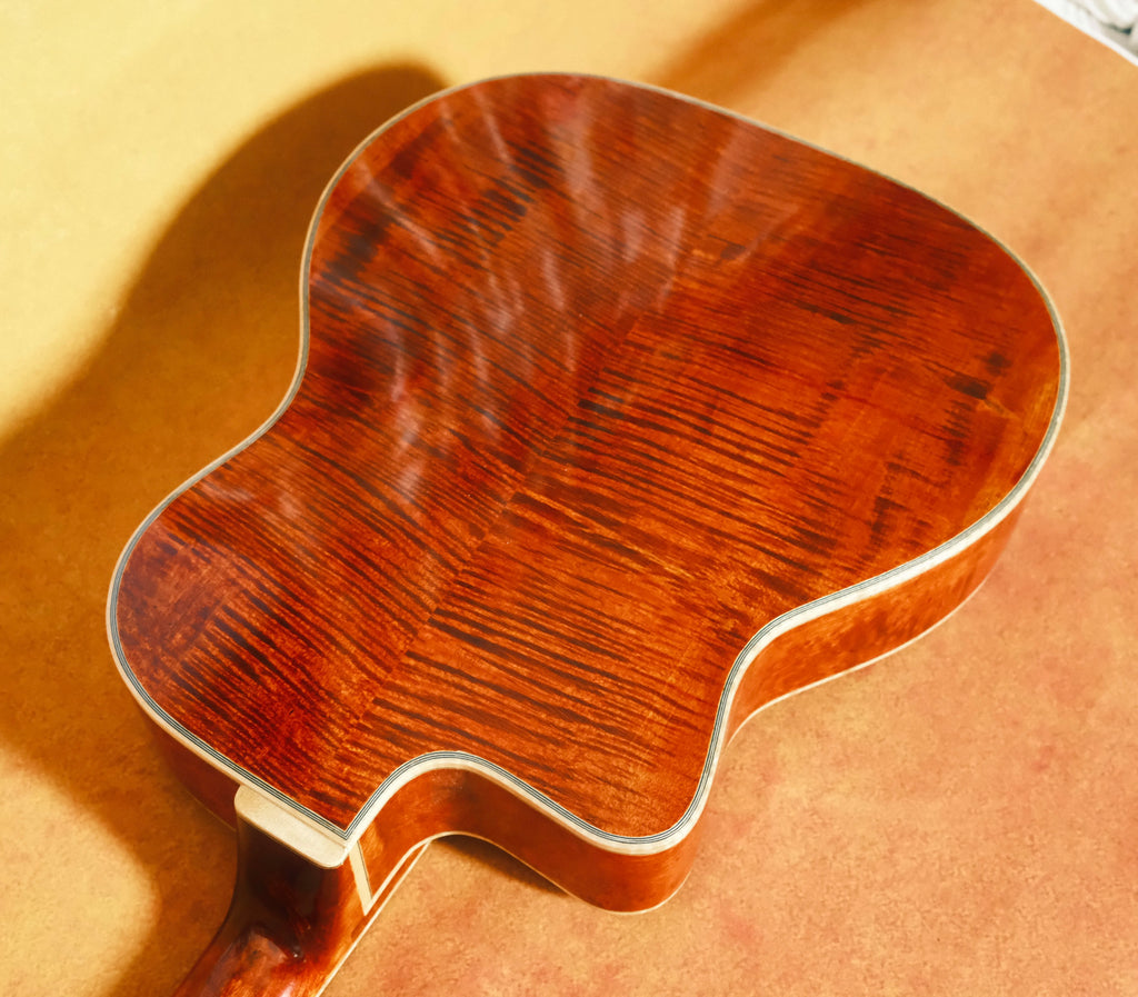 Yunzhi 17-Inch Gypsy Style Archtop Electric Guitar Handcrafted Flamed Maple Hollow Body Ebony Fingerboard Spruce Brown H-H