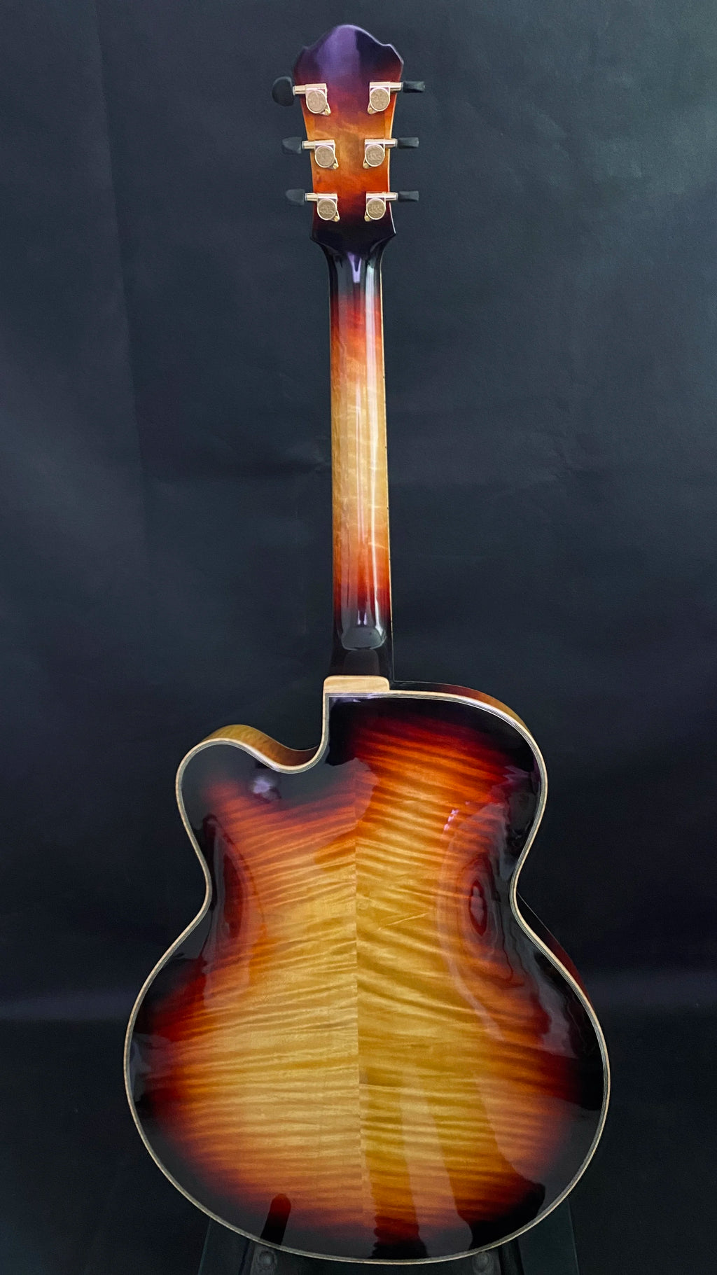Yunzhi Customizable Sunset Colour Electric Archtop Jazz Guitar Hollow Body with Flamed Maple and Ebony Fingerboard