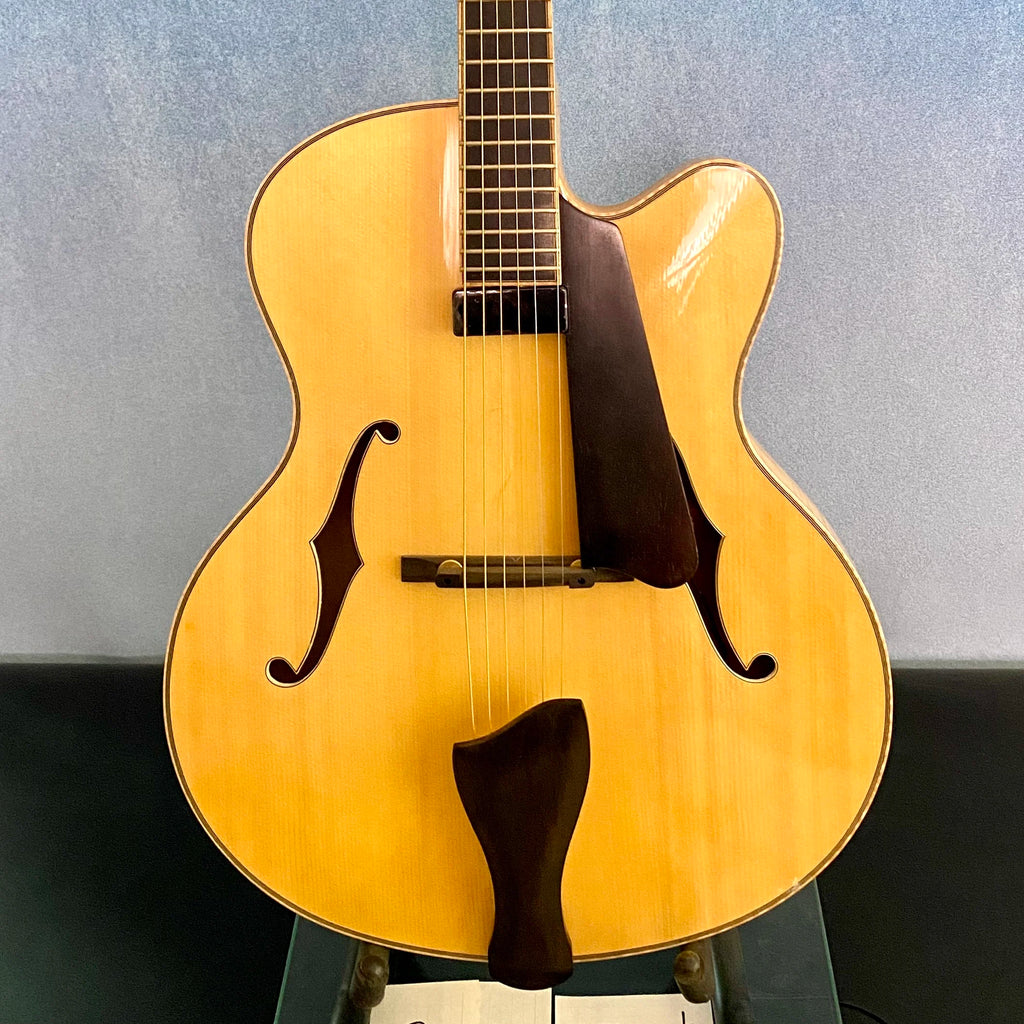 Yunzhi Luthier Handcrafted 17" Jazz Electric Guitar Flamed Maple Hollow Body Spruce Archtop Back/Side Ebony Fingerboard Natural