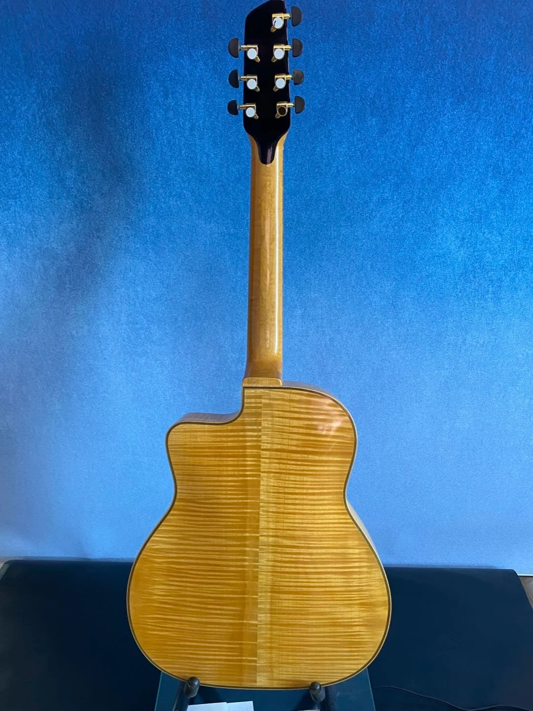 Yunzhi Handcrafted 7-String 16-Inch Gypsy Acoustic Guitar Flamed Maple Hollow Body Original Color Spruce Top Ebony Fingerboard