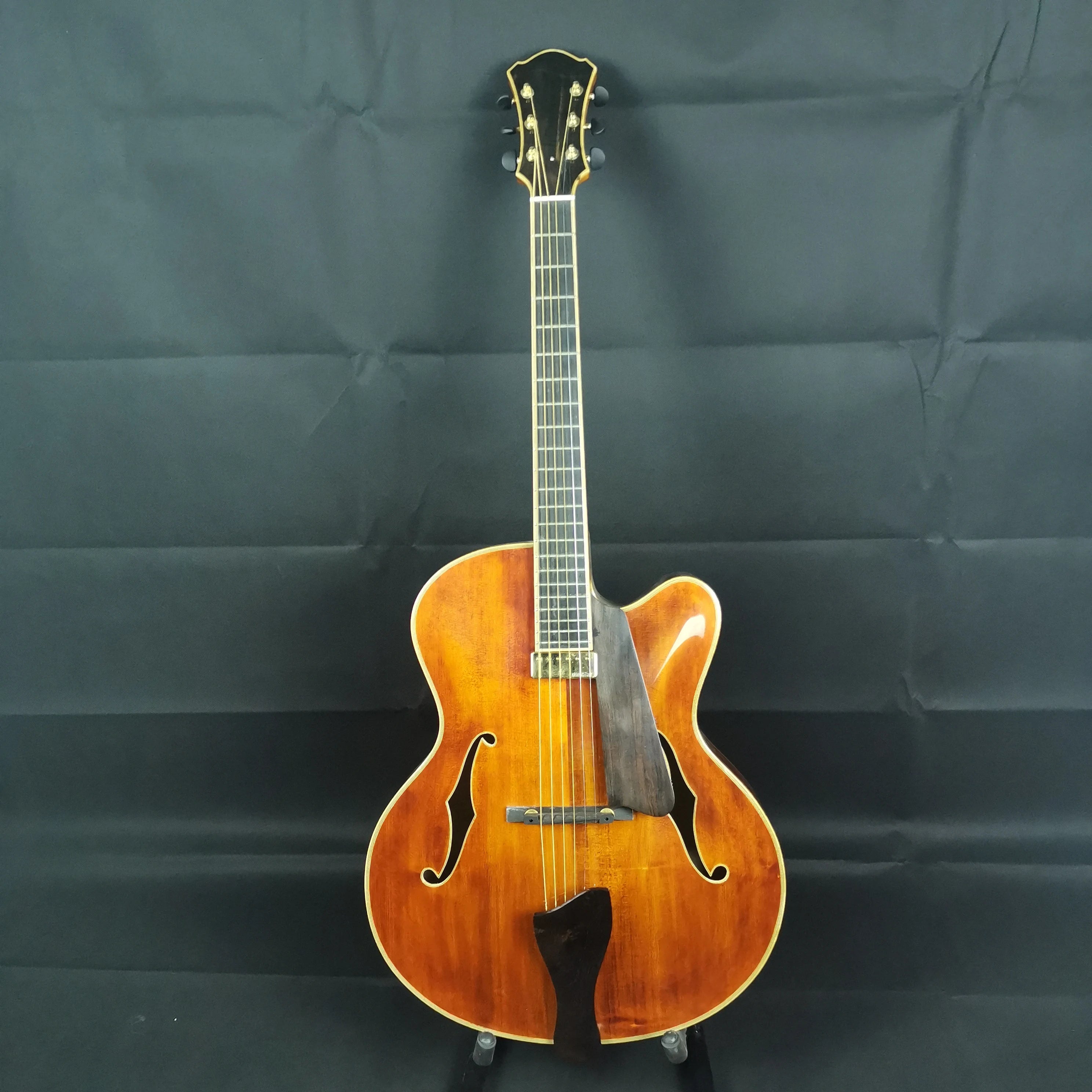 Handmade 16-Inch Hollow Flamed Maple Archtop Spruce Top Mahogany Body Electric Jazz Guitar Ebony Fingerboard Discount Cutaway