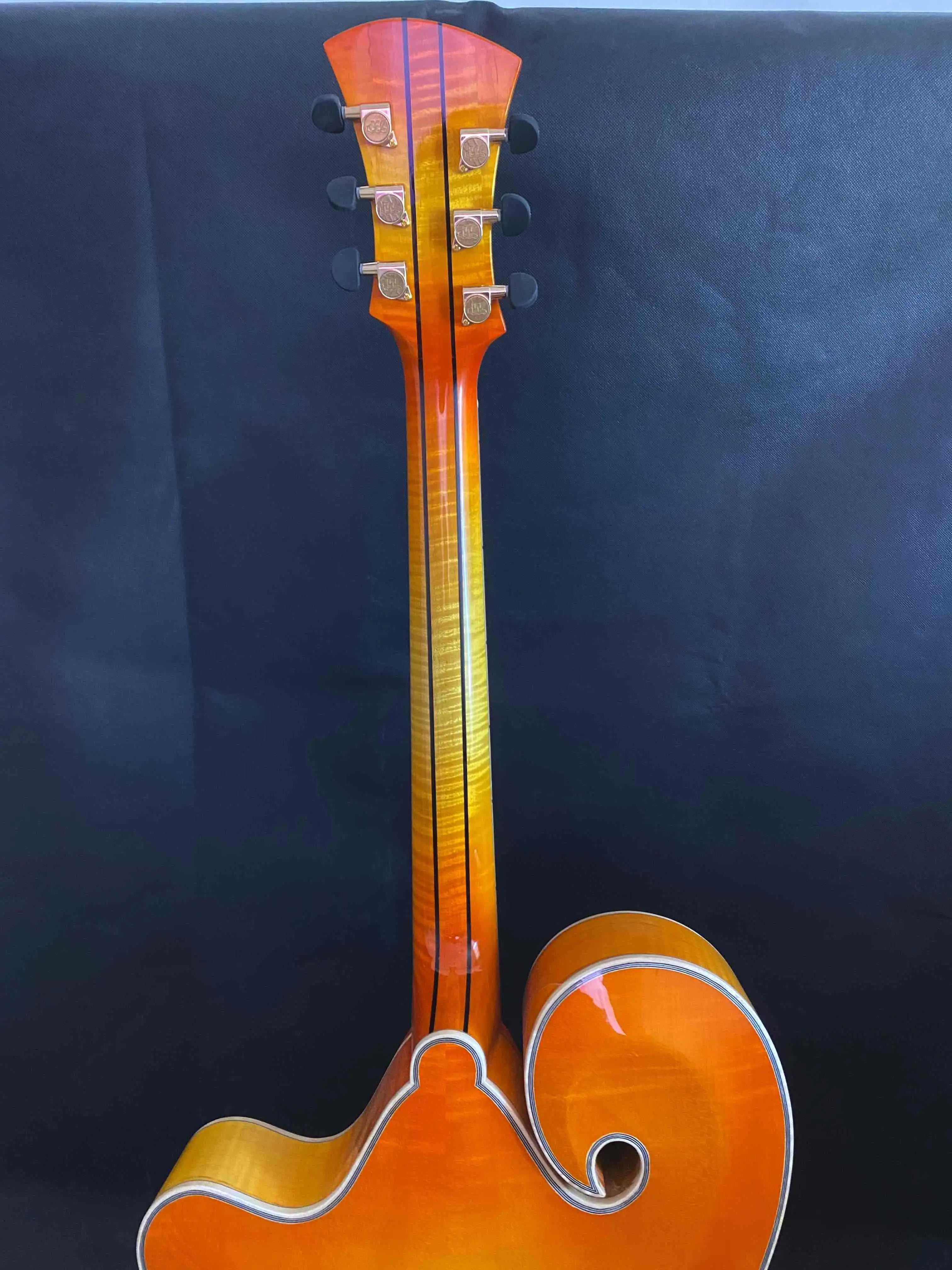 Yunzhi Electric Archtop Handmade Hollow Body Jazz Guitar Spruce Top Flamed Maple Ebony Fingerboard Customizable