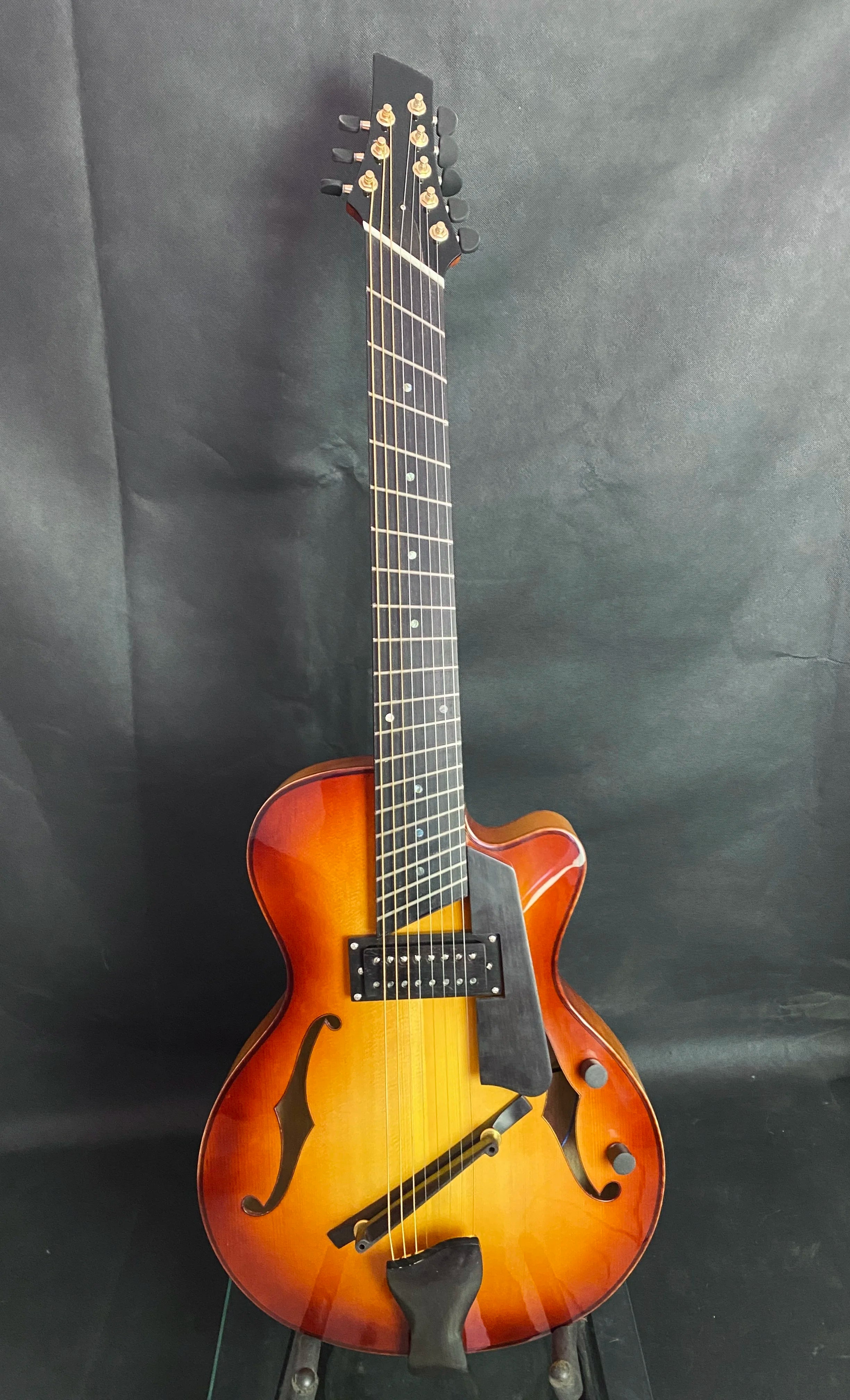 Yunzhi 15-Inch Electric Jazz Guitar Handcrafted Hollow Body with Sunset Cutaway Customizable Archtop Design Side Material Maple