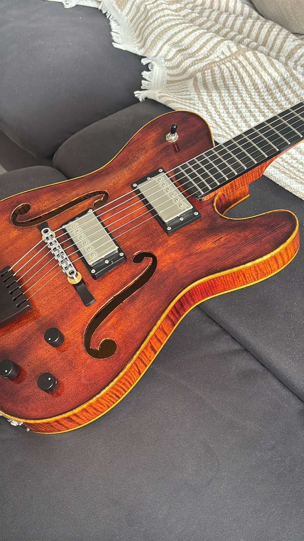 Yunzhi for Violinmaster Luthier Handmade Electric Guitar Maple Top Ebony Fingerboard Spruce Hollow Body Archtop Jazz H/S