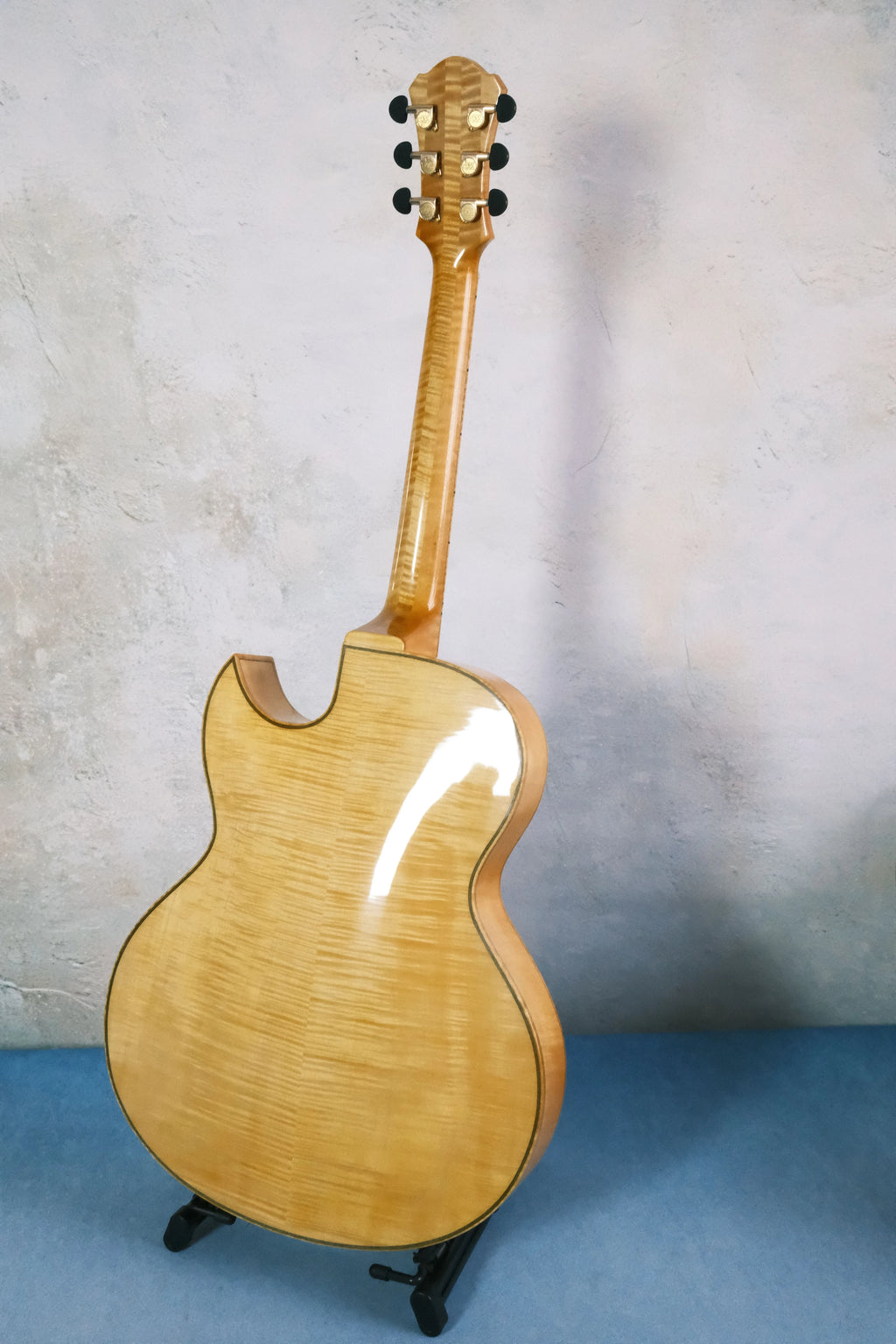 Yunzhi Luthier Handcrafted 16" Jazz Electric Guitar Golden Finish Flamed Maple Hollow Body Spruce Top Ebony Fingerboard