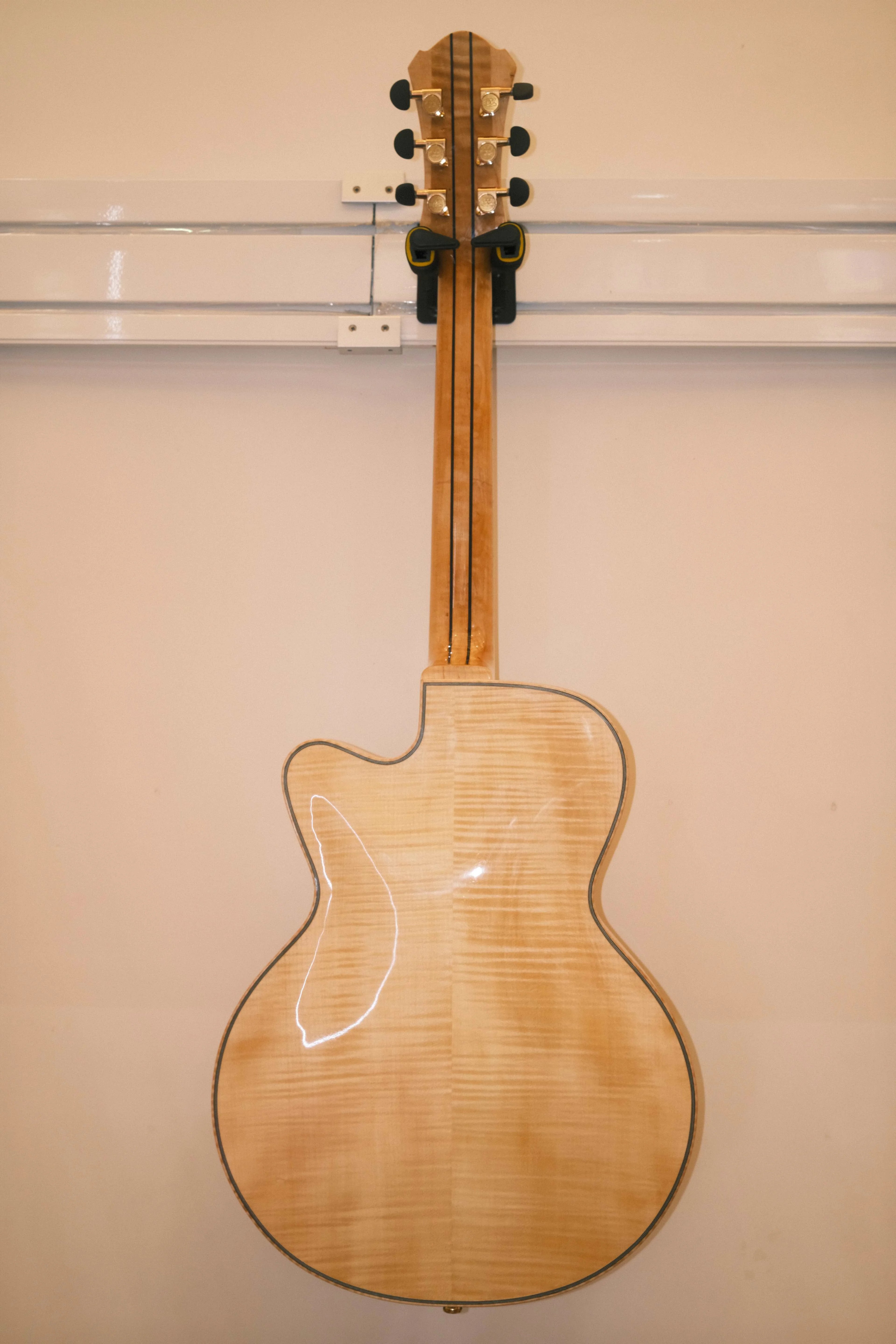 Yunzhi Handcrafted 15" Hollow Body Electric Guitar 6 Natural Nitrocellulose Gloss Flamed Maple Spruce Archtop Jazz Ebony