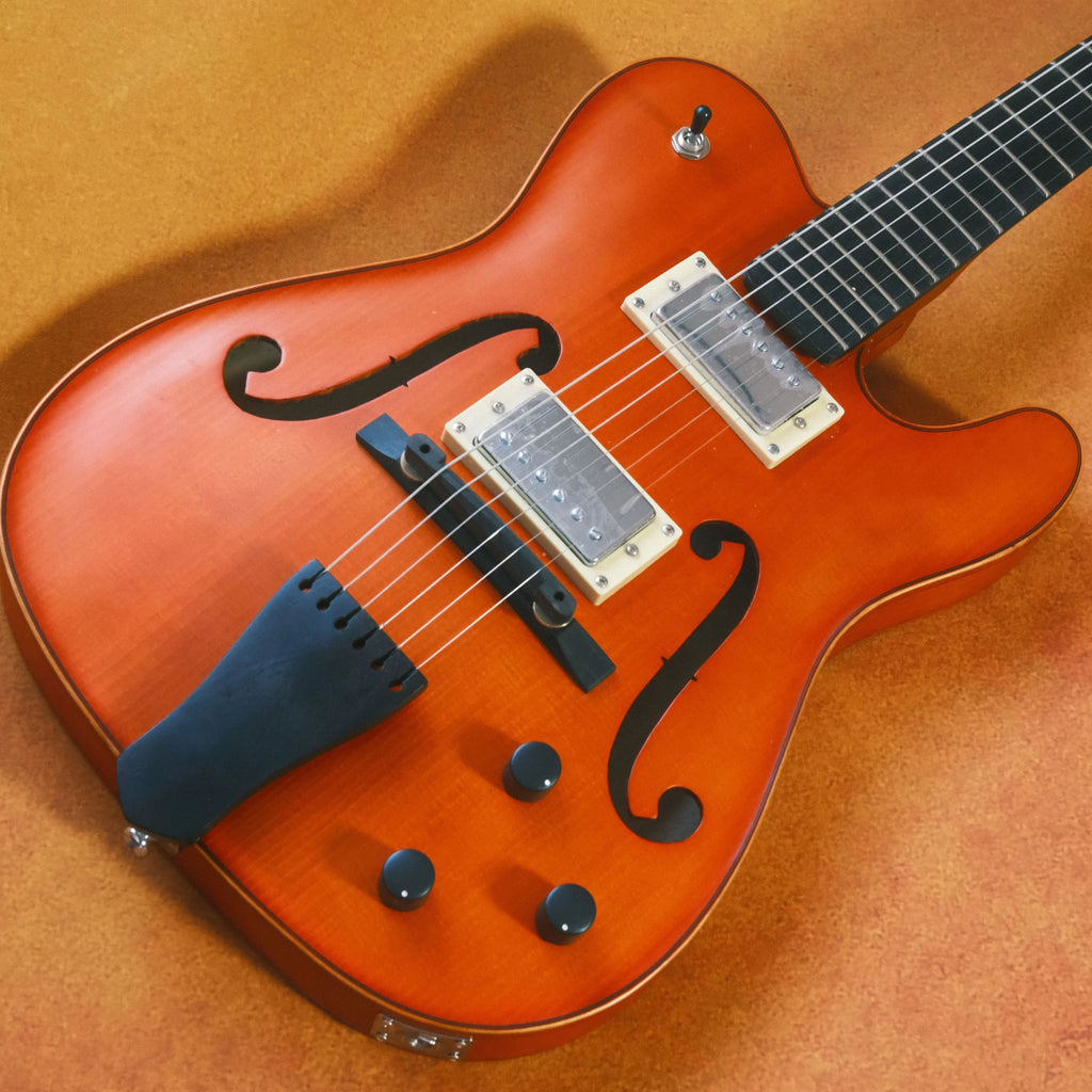 Yunzhi Archtop Handcraft Carved Solid Maple Spruce Top Ebony Fingerboard Flamed Maple Back/Sides Hollow Body 6-String Guitar