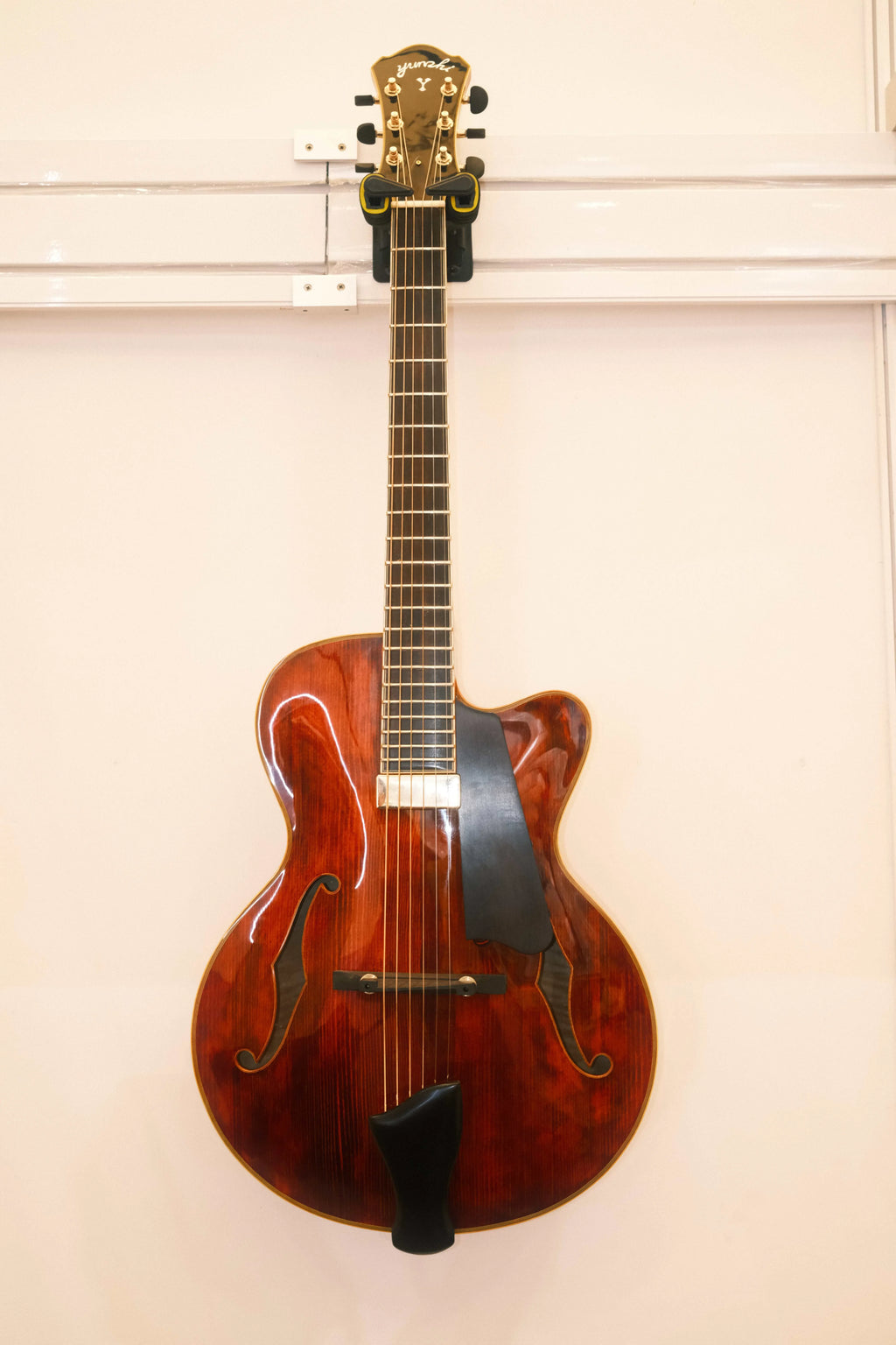 Yunzhi YZ-19NYL Luthier Handcrafted 15" Jazz 6-String Electric Guitar Flamed Maple Hollow Body Archaize Spruce Top Ebony Brown