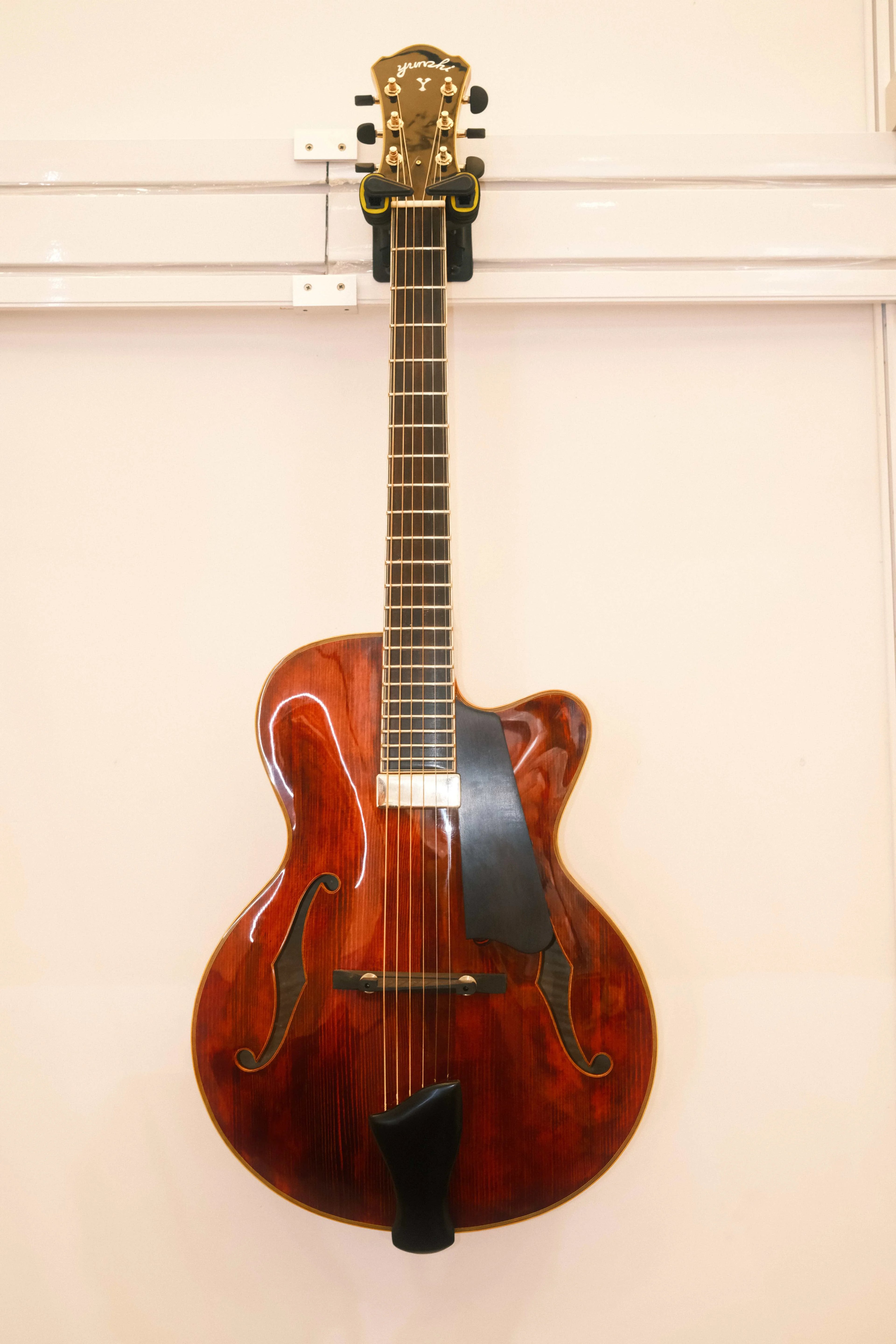 Yunzhi YZ-19NYL Luthier Handcrafted 15" Jazz 6-String Electric Guitar Flamed Maple Hollow Body Archaize Spruce Top Ebony Brown