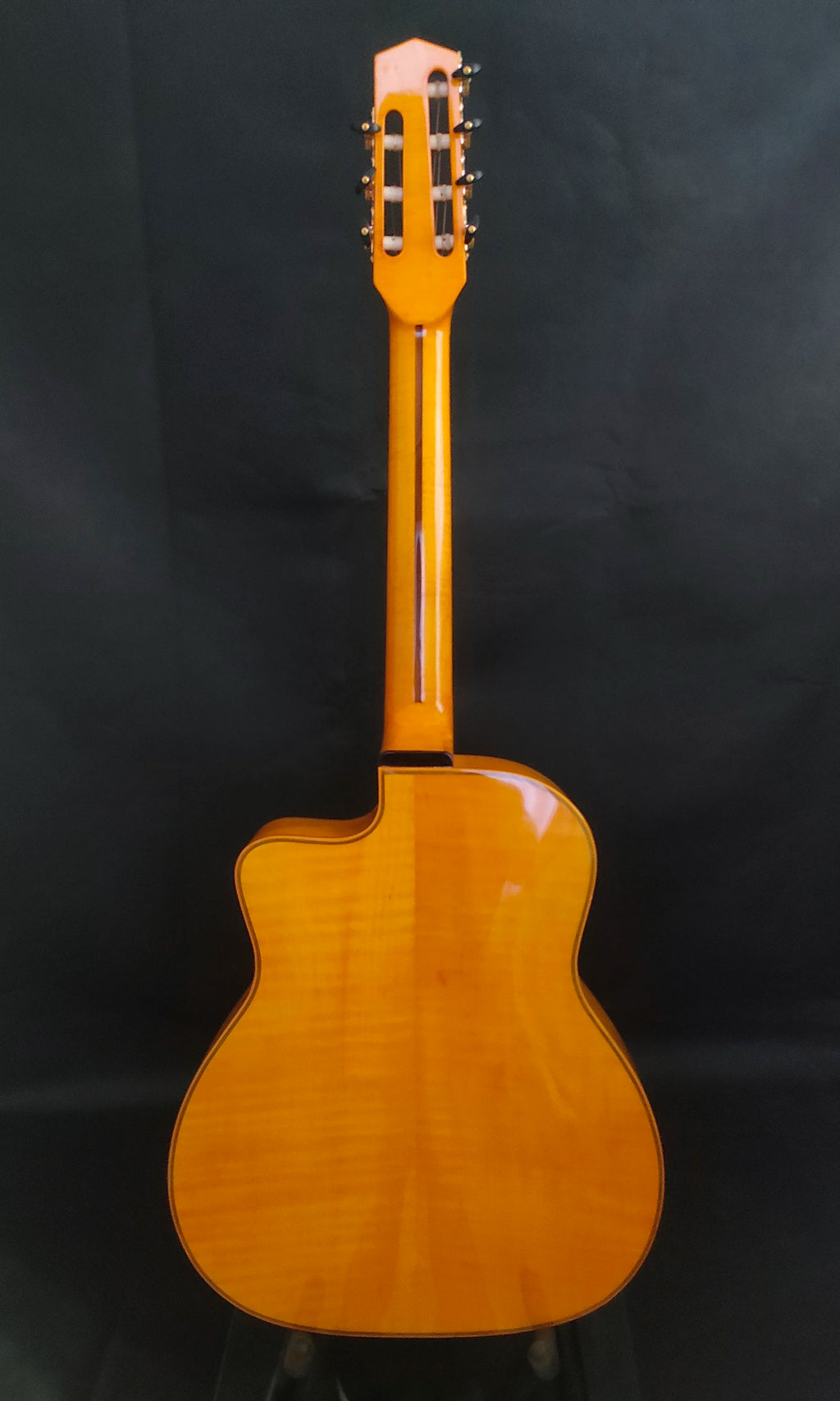 YUnzhi Customizable 7-String D Soundhole Jazz Guitar Flamed Maple Top Ebony Fretboard Hollow Custom Cutaway Acoustic Archtop