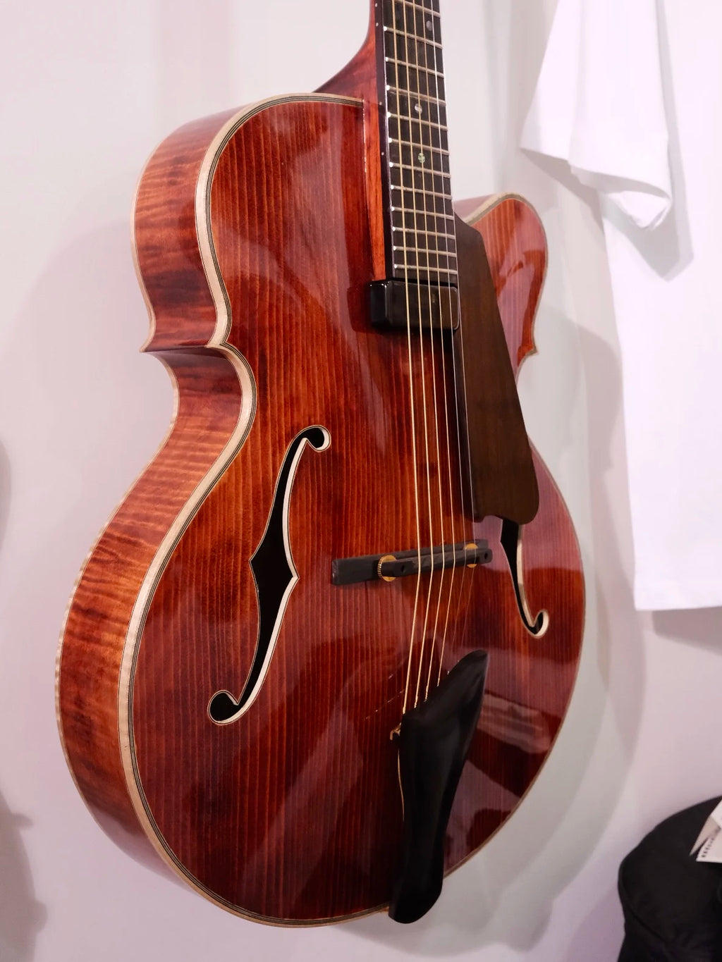 Yunzhi YZ-19NYL Luthier Handcrafted 16" Jazz Electric Archtop Mahogany Hollow Body Gloss Ebony Fingerboard Spruce Sunset