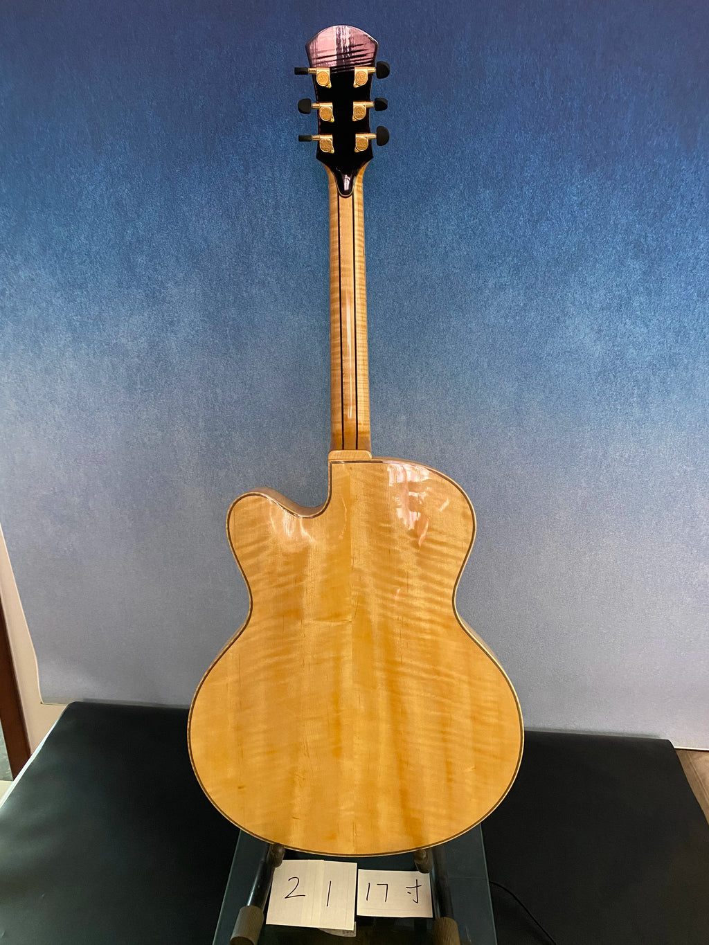 Yunzhi Luthier Handcrafted 17" Jazz Electric Guitar Flamed Maple Hollow Body Spruce Archtop Back/Side Ebony Fingerboard Natural