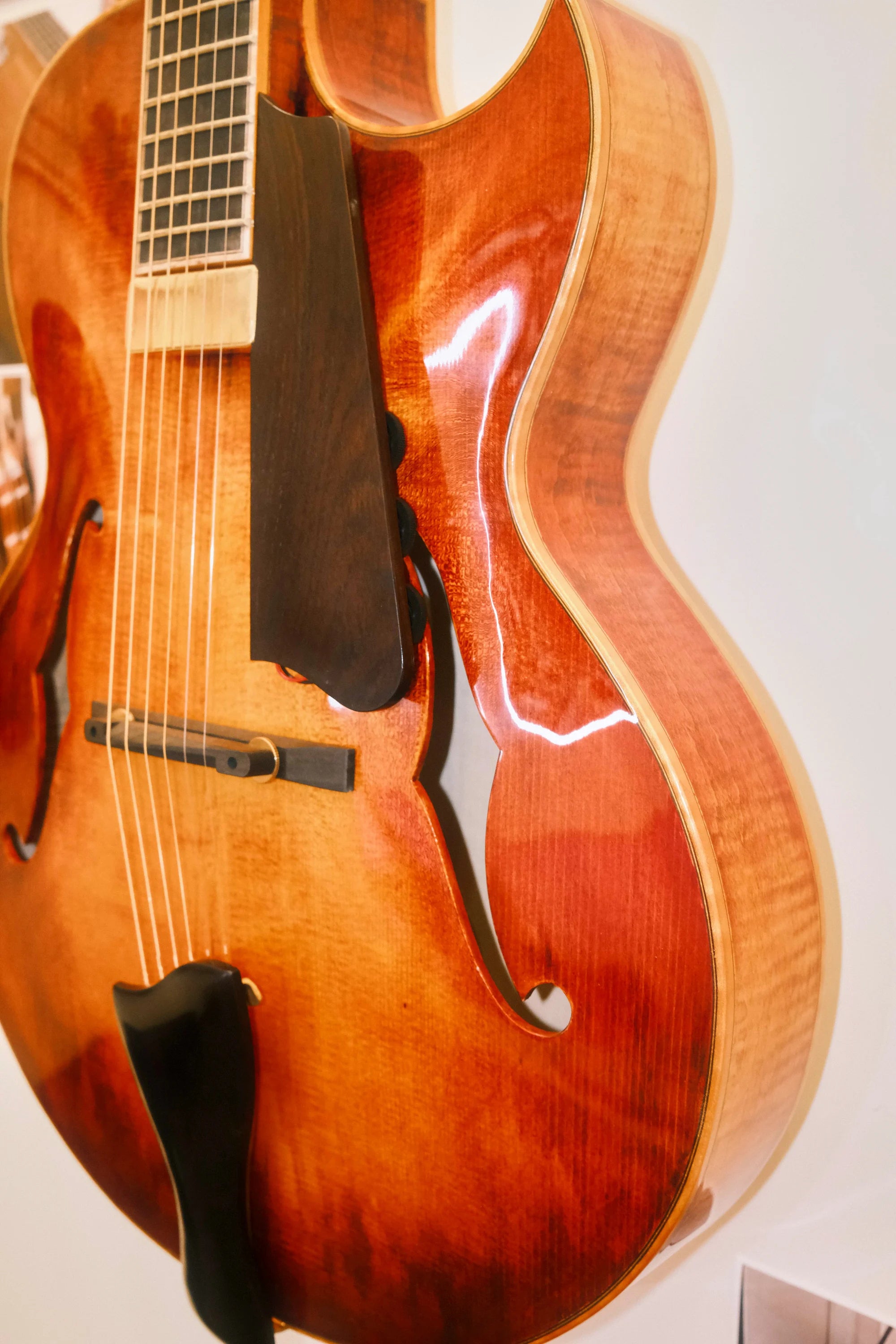 Yunzhi Luthier Handcrafted 16" Jazz Electric Guitar Flamed Maple Hollow Body Brown Spruce Top Maple Neck Professional