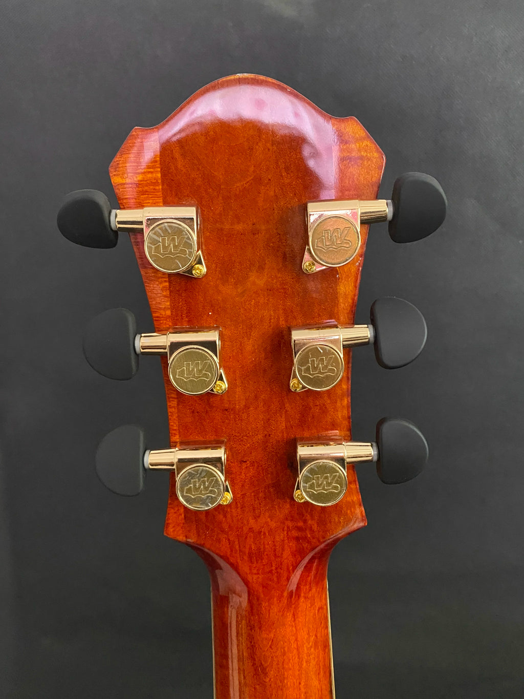 Yunzhi 16-Inch Cutaway Archtop Jazz Electric Guitar Maple Hollow Body with Ebony Fingerboard Antique Color