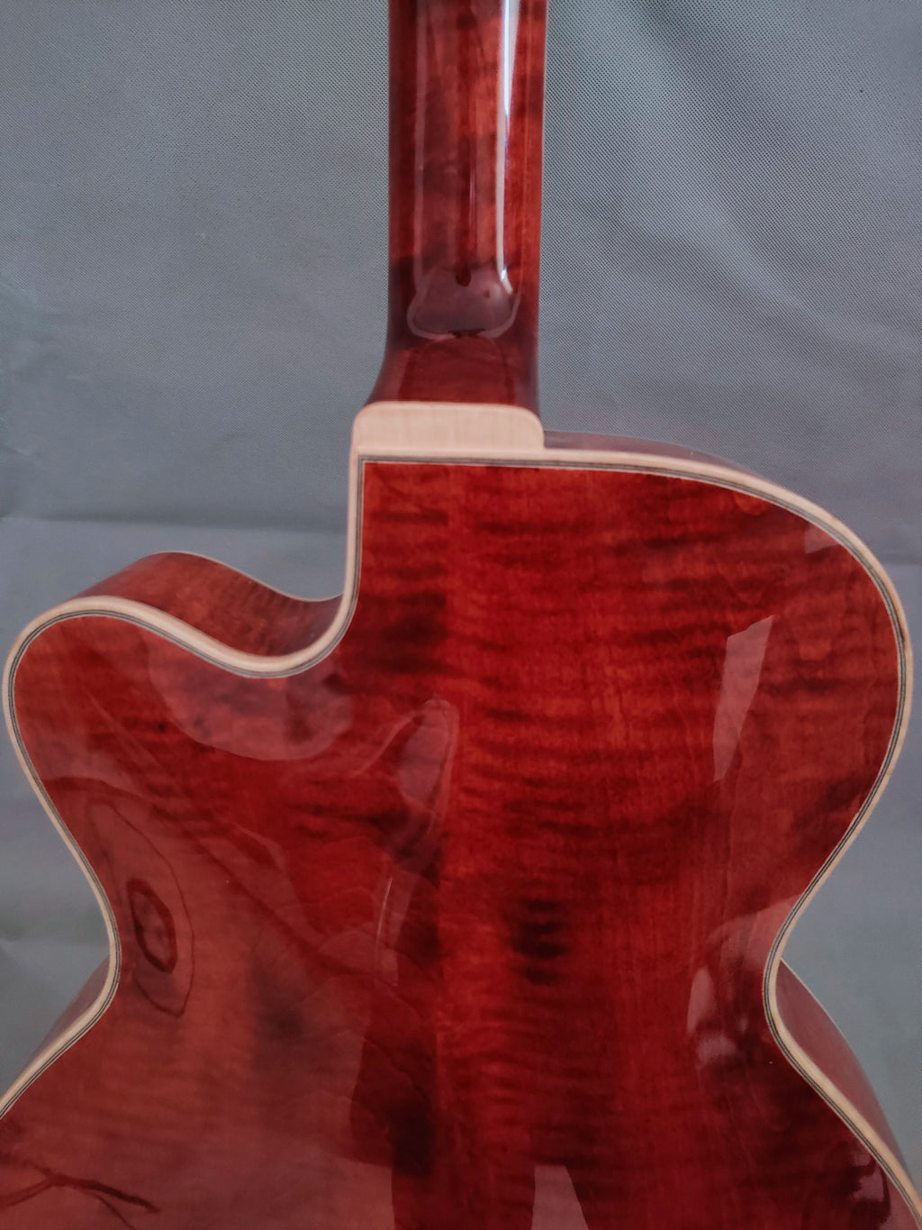Yunzhi Fully Customizable Electric Guitar Handmade Basswood Body Spruce Top Maple Neck Ebony Fingerboard 6-String Gloss Finish