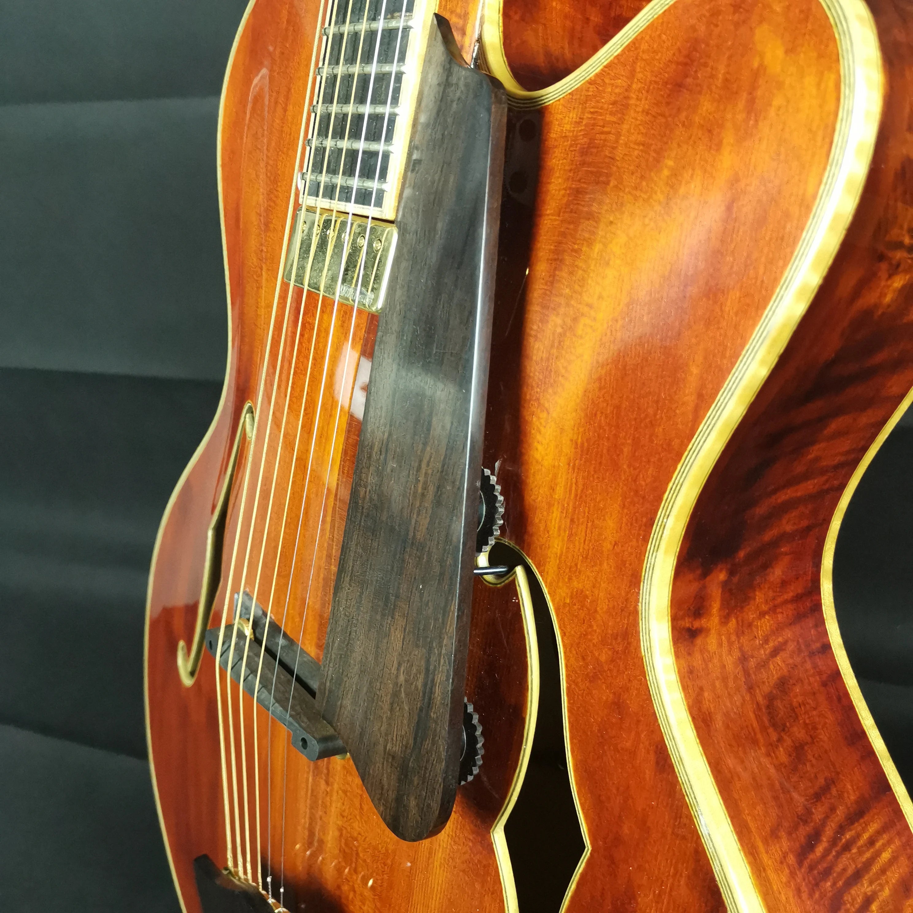 Handmade 16-Inch Hollow Flamed Maple Archtop Spruce Top Mahogany Body Electric Jazz Guitar Ebony Fingerboard Discount Cutaway