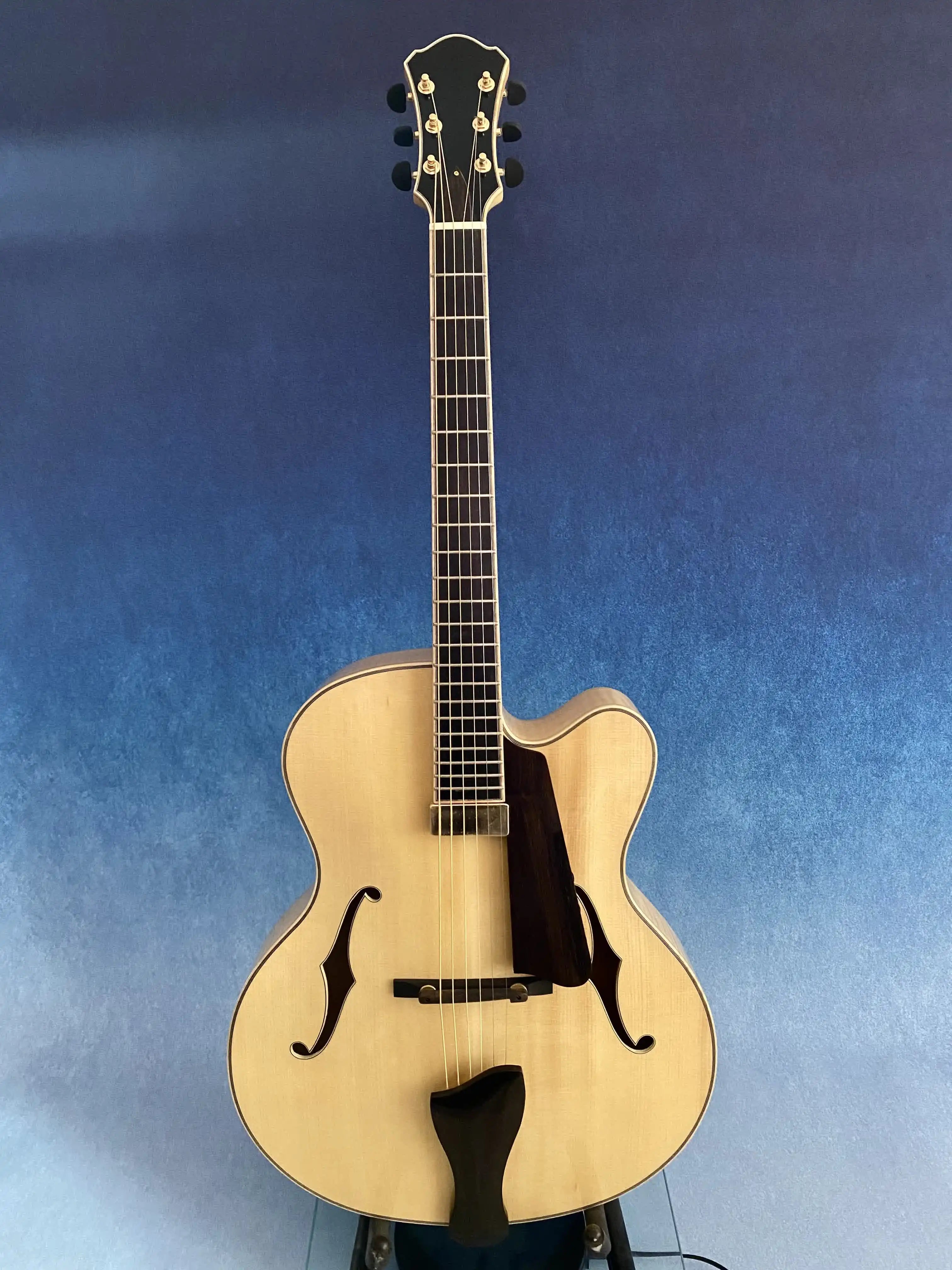 Classic Style Cutaway Archtop Electric Jazz Guitar Hollow with Flamed Maple Spruce & Ebony Fingerboard High Quality Instrument