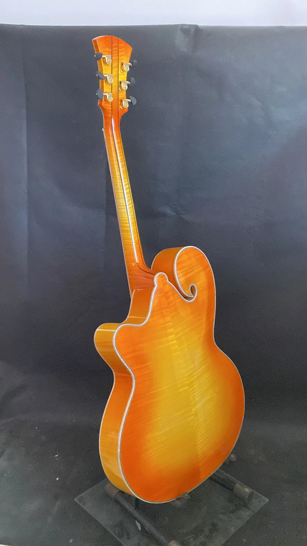 Yunzhi Electric Archtop Handmade Hollow Body Jazz Guitar Spruce Top Flamed Maple Ebony Fingerboard Customizable