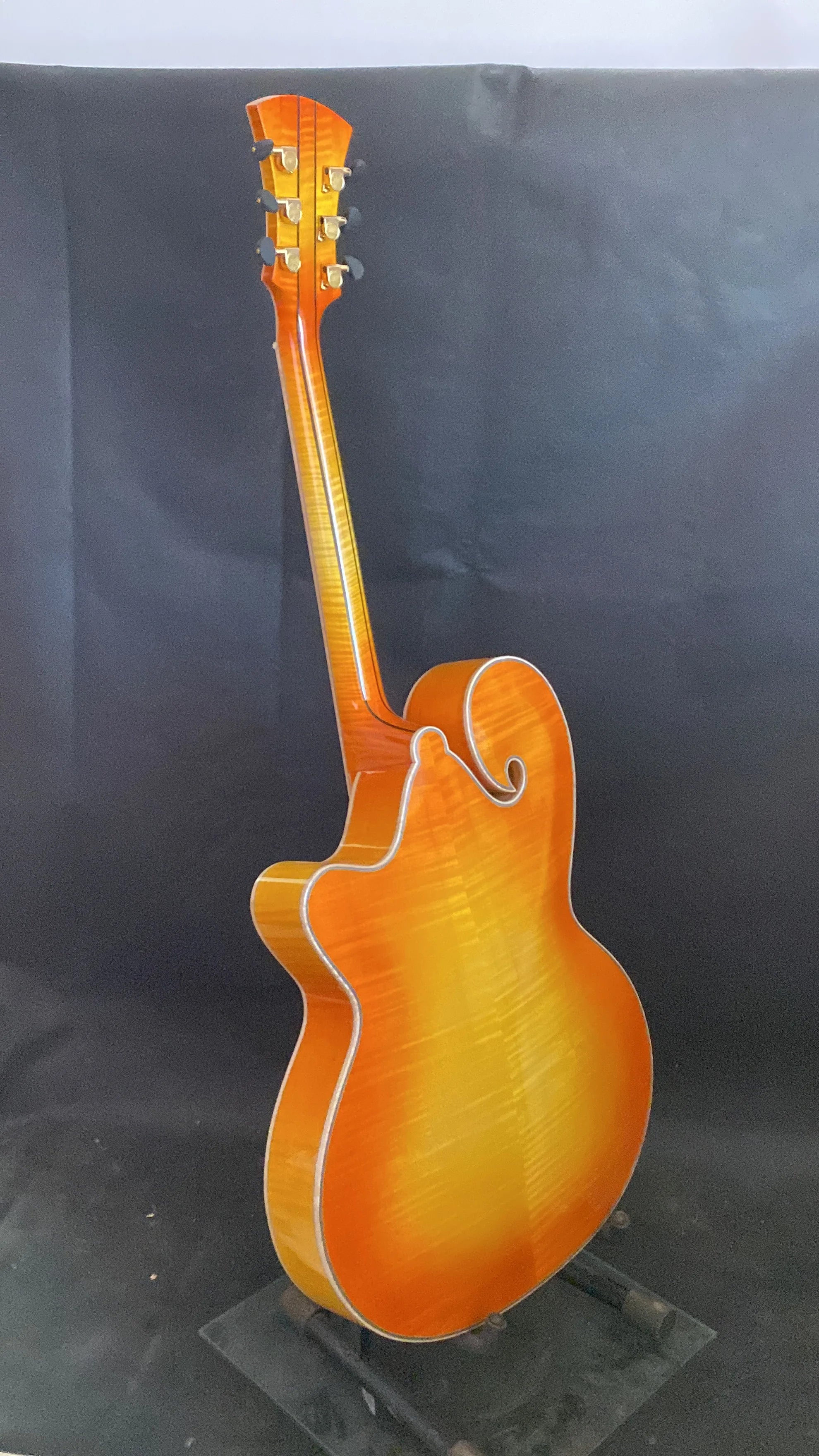 Yunzhi Electric Archtop Handmade Hollow Body Jazz Guitar Spruce Top Flamed Maple Ebony Fingerboard Customizable
