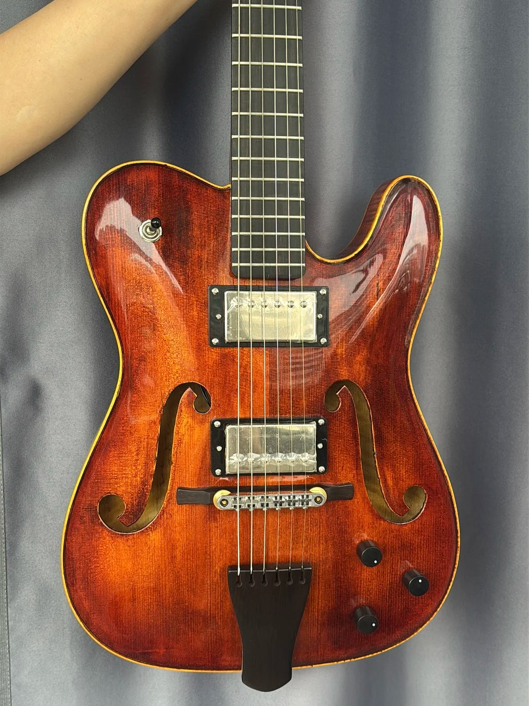 Yunzhi for Violinmaster Luthier Handmade Electric Guitar Maple Top Ebony Fingerboard Spruce Hollow Body Archtop Jazz H/S