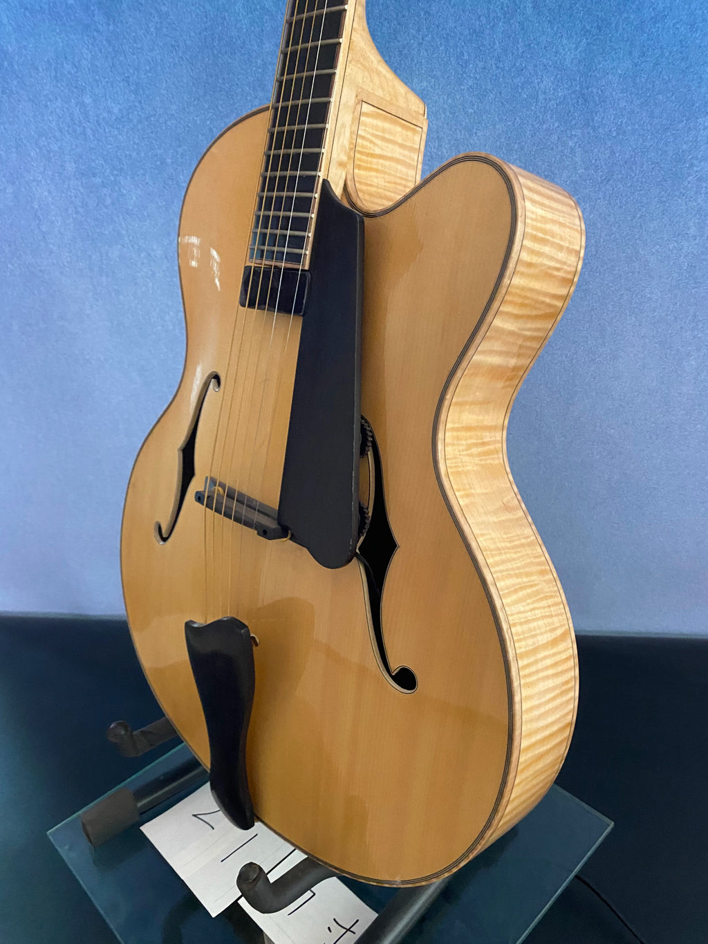 Yunzhi Luthier Handcrafted 17" Jazz Electric Guitar Flamed Maple Hollow Body Spruce Archtop Back/Side Ebony Fingerboard Natural