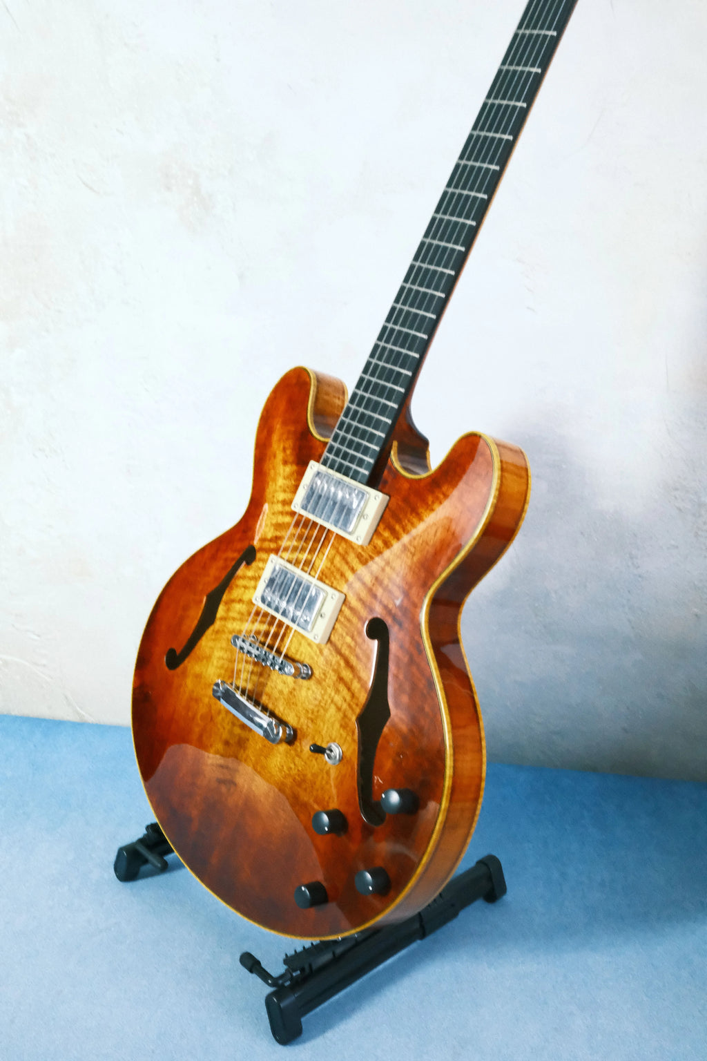 Yunzhi Luthier Handcrafted 335Hollow Body Archtop Electric Guitar Solid Spruce Top Maple Back Ebony Fingerboard Gloss Custom