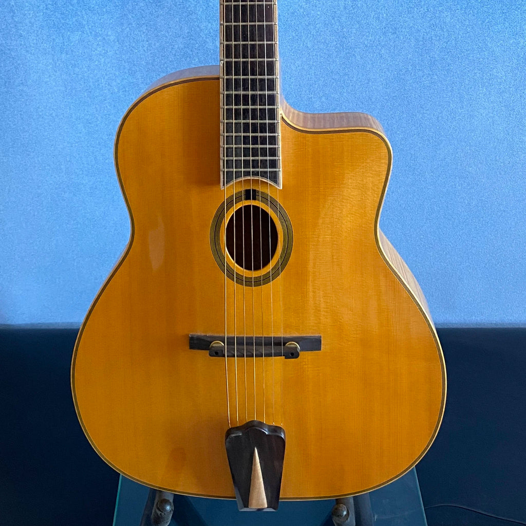 Yunzhi Handcrafted 7-String 16-Inch Gypsy Acoustic Guitar Flamed Maple Hollow Body Original Color Spruce Top Ebony Fingerboard