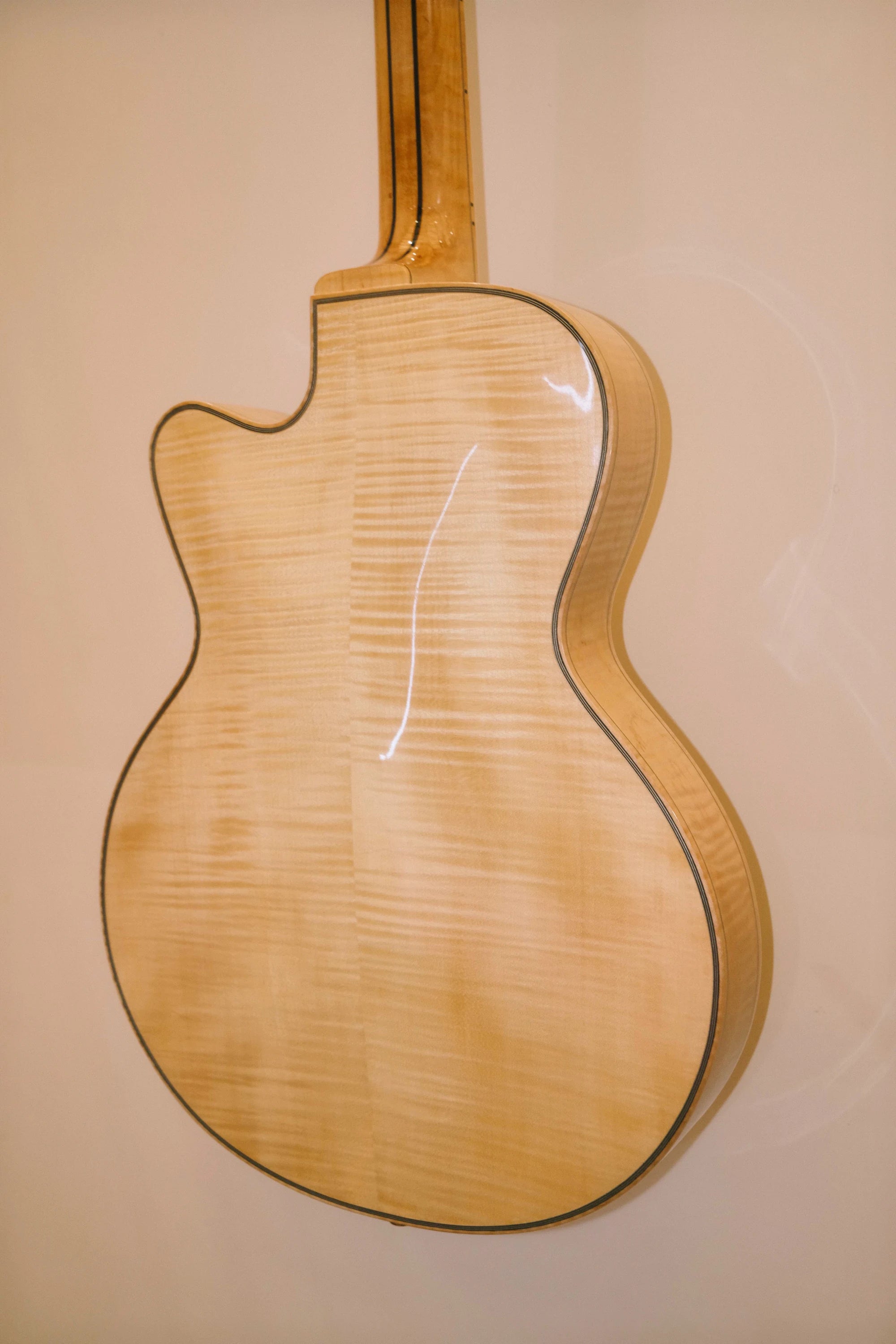 Yunzhi Luthier Handcrafted 15" Jazz Guitar Yellow 6-String Flamed Maple Hollow Body Spruce Top Ebony Fingerboard Mahogany