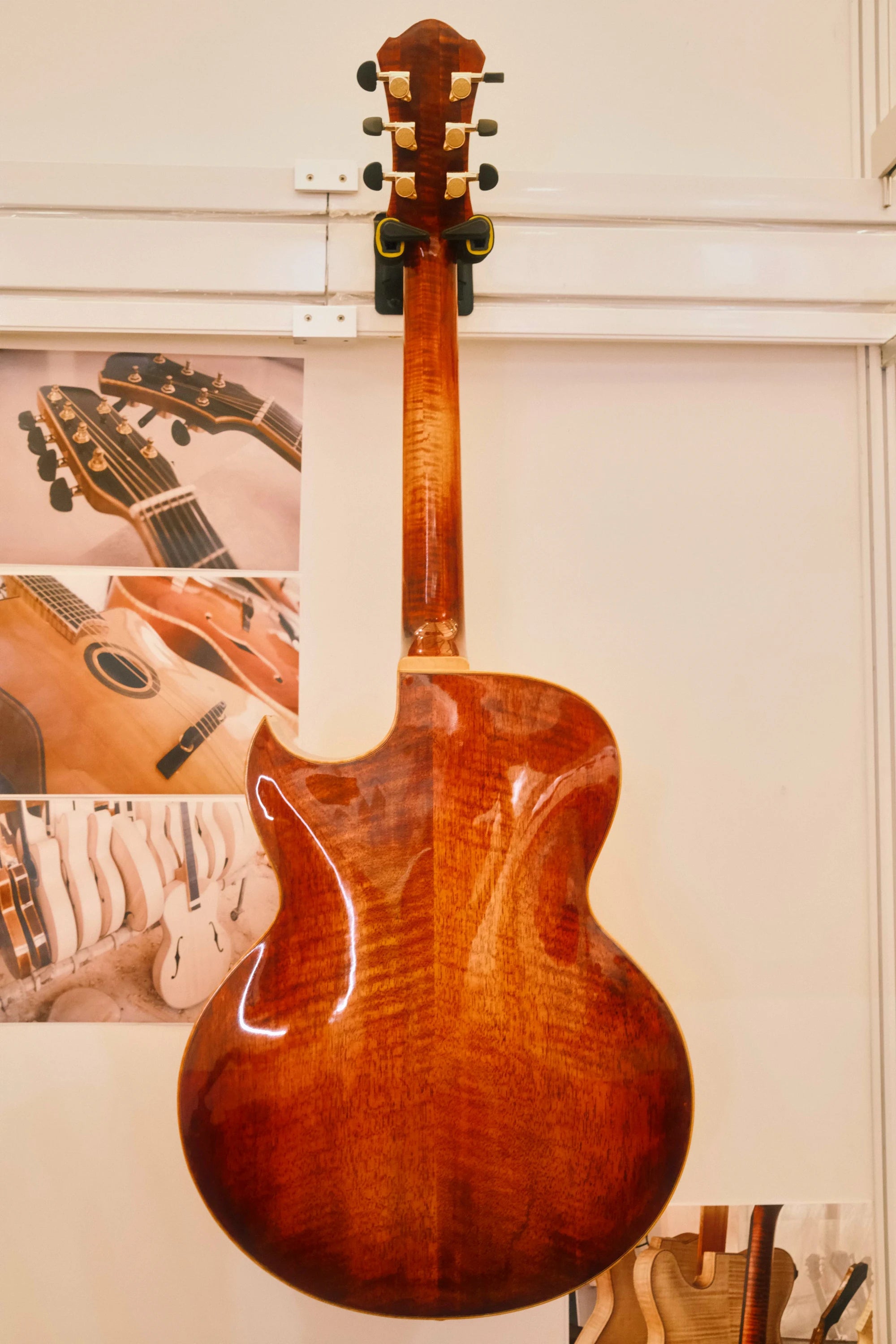 Yunzhi Luthier Handcrafted 16" Jazz Electric Guitar Flamed Maple Hollow Body Brown Spruce Top Maple Neck Professional