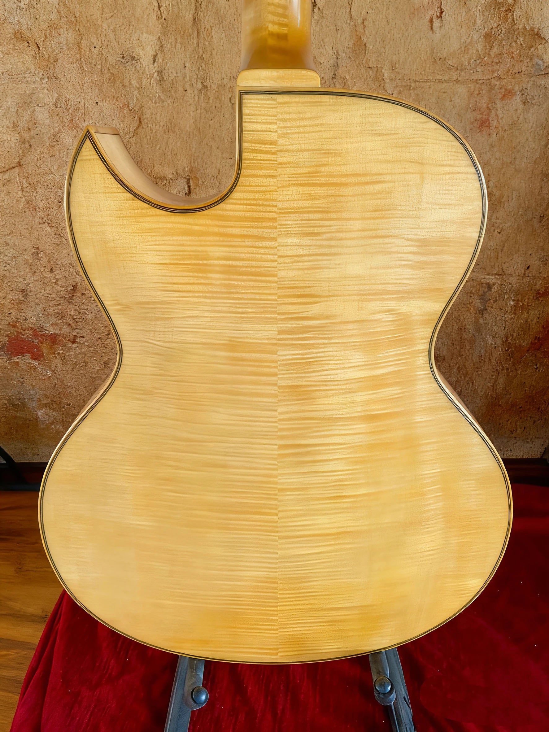 Yunzhi YZ-19NYL Handcrafted Florentine Jazz Hollow Body Electric Guitar 16inch Single Cutaway Carved Solid Flamed Maple Golden
