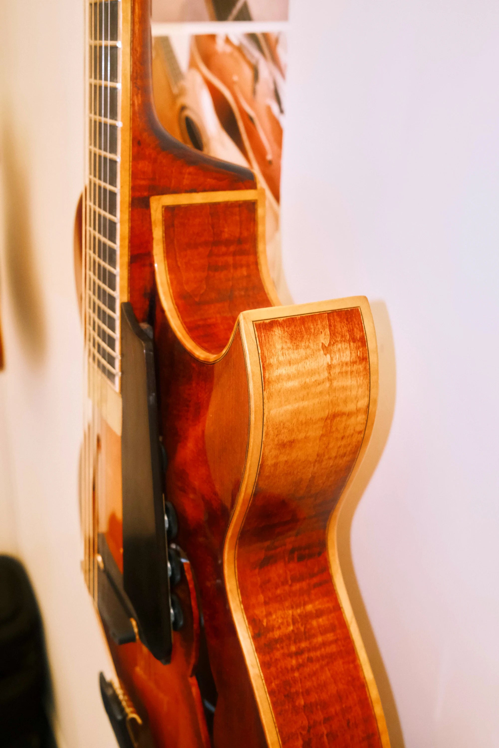 Yunzhi Luthier Handcrafted 16" Jazz Electric Guitar Flamed Maple Hollow Body Brown Spruce Top Maple Neck Professional