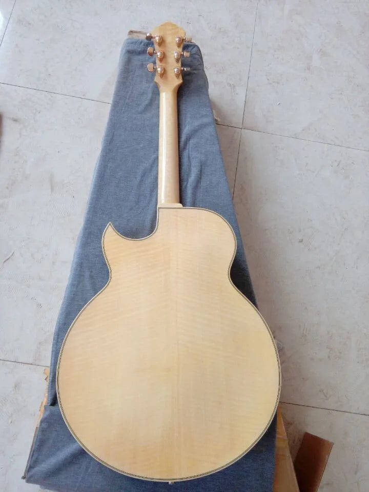 Yunzhi Customizable Jazz Hollow Body Electric Guitar with Spruce/Flamed Maple Archtop Ebony Fingerboard S/H Pickup Configuration