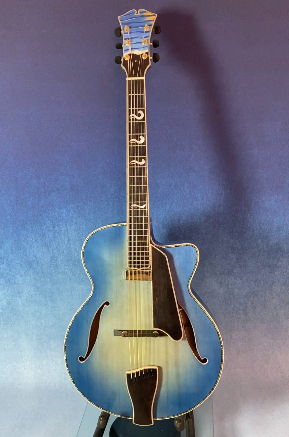 Handcrafted Blue Nitrocellulose Lacquer Glossy Finish Archtop Jazz Guitar Ebony Fingerboard Hollow Body Carved Maple 6-String