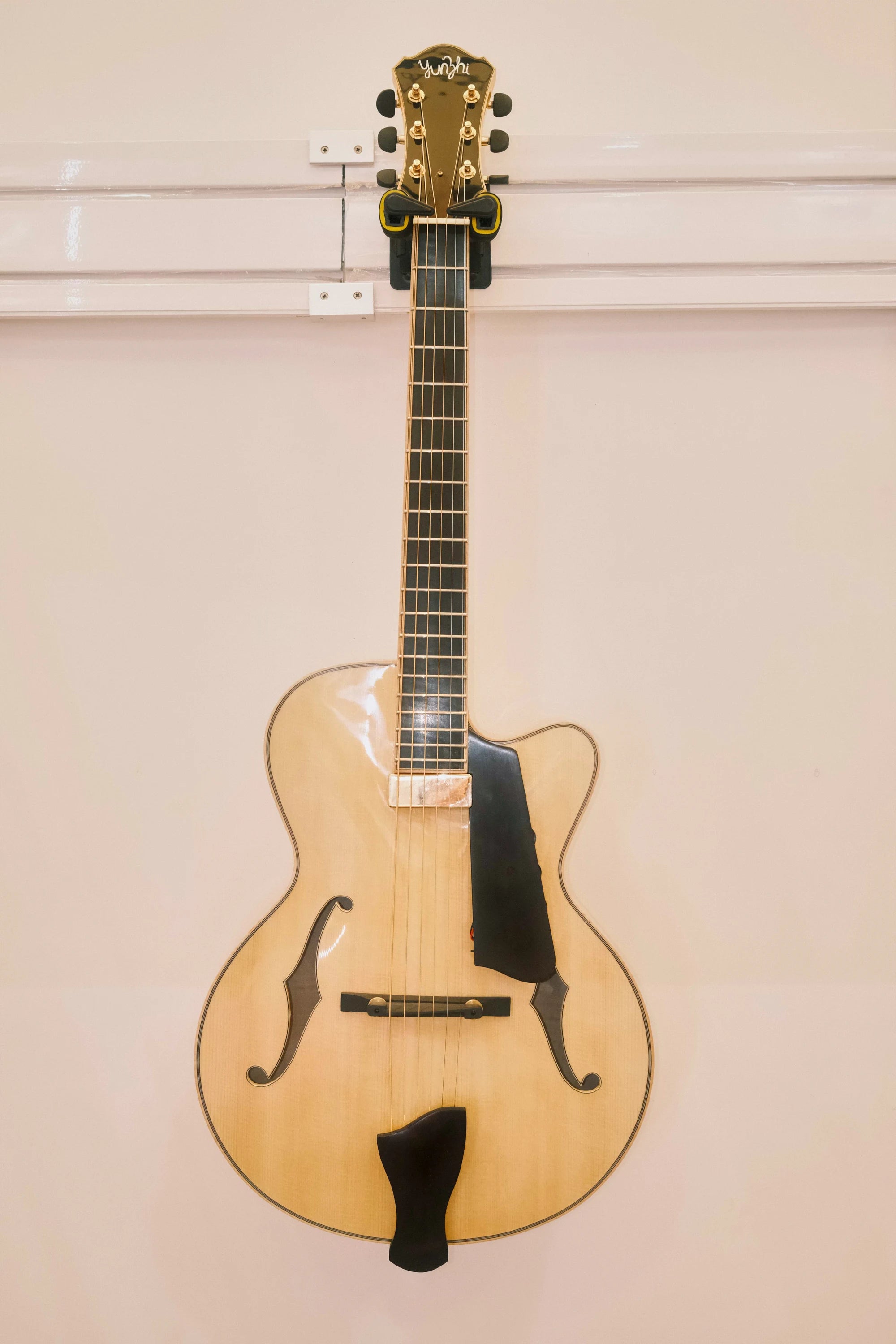 Yunzhi Luthier Handcrafted 15" Jazz Guitar Yellow 6-String Flamed Maple Hollow Body Spruce Top Ebony Fingerboard Mahogany