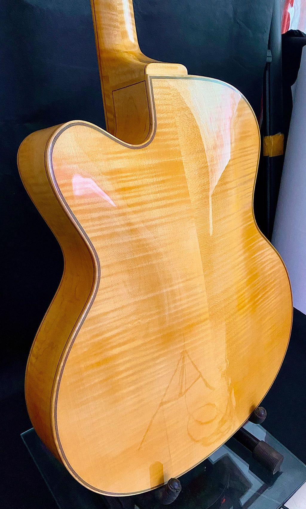 Yunzhi Customizable 7-String Electric Jazz Guitar Eastman Style Handmade Solid Maple Carved Archtop Ebony Fingerboard Spruce