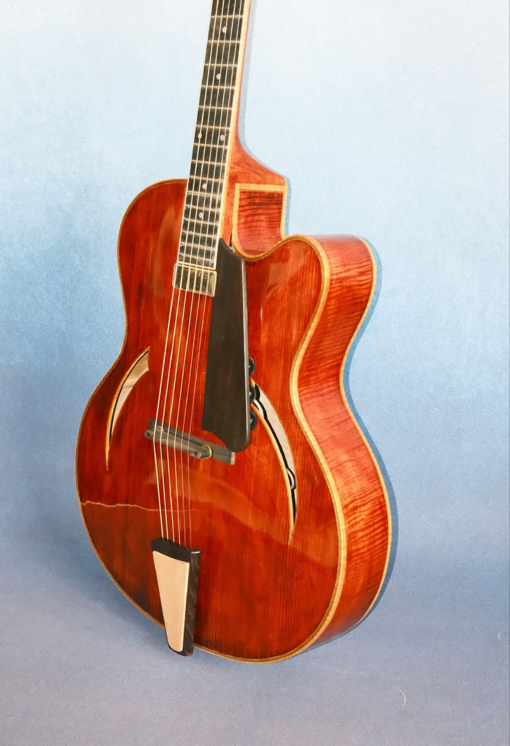 Yunzhi Handmade Jazz Guitar Spruce Top Solid Flamed Maple Body Customizable Electric Guitar Ebony Fingerboard Archtop 17Inch