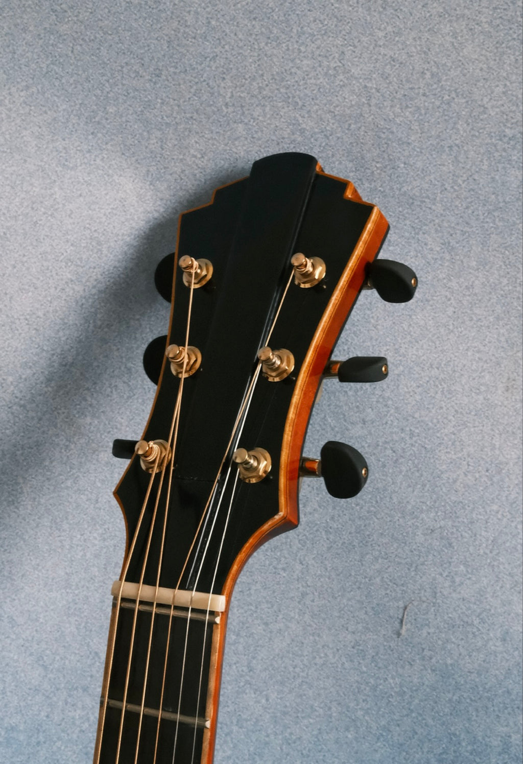 Yunzhi Handmade Jazz Guitar Spruce Top Solid Flamed Maple Body Customizable Electric Guitar Ebony Fingerboard Archtop 17Inch